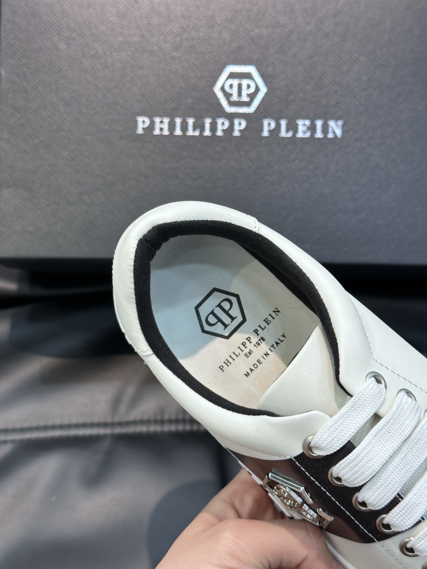 PHILIPPPLEIN-菲利普普莱茵德国潮牌男士低帮板鞋牛皮拼色设计鞋面皮牛皮打造牛皮内里！原版金属P