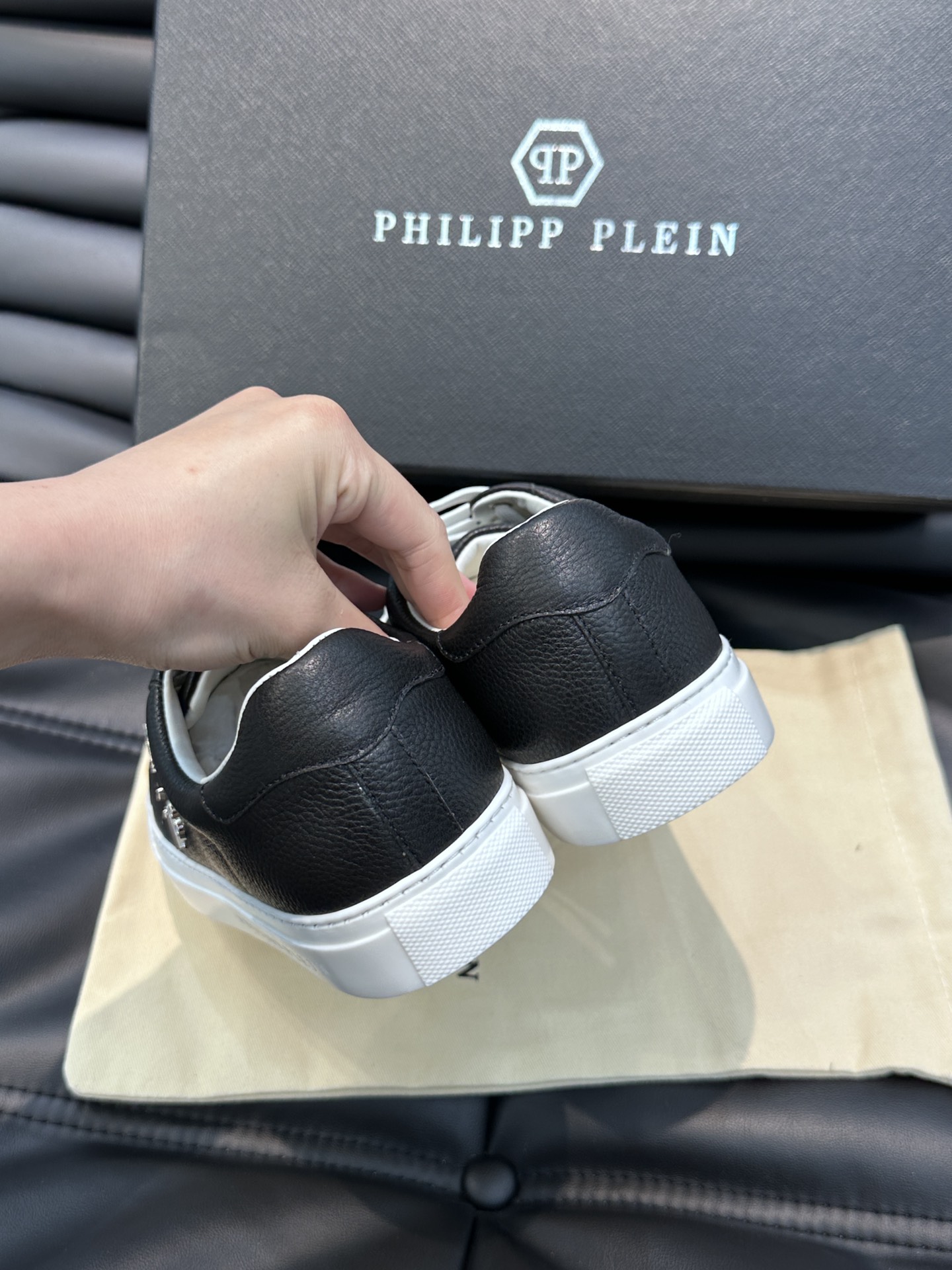 PHILIPPPLEIN-菲利普普莱茵德国潮牌男士低帮板鞋牛皮拼色设计鞋面皮牛皮打造牛皮内里！原版金属P