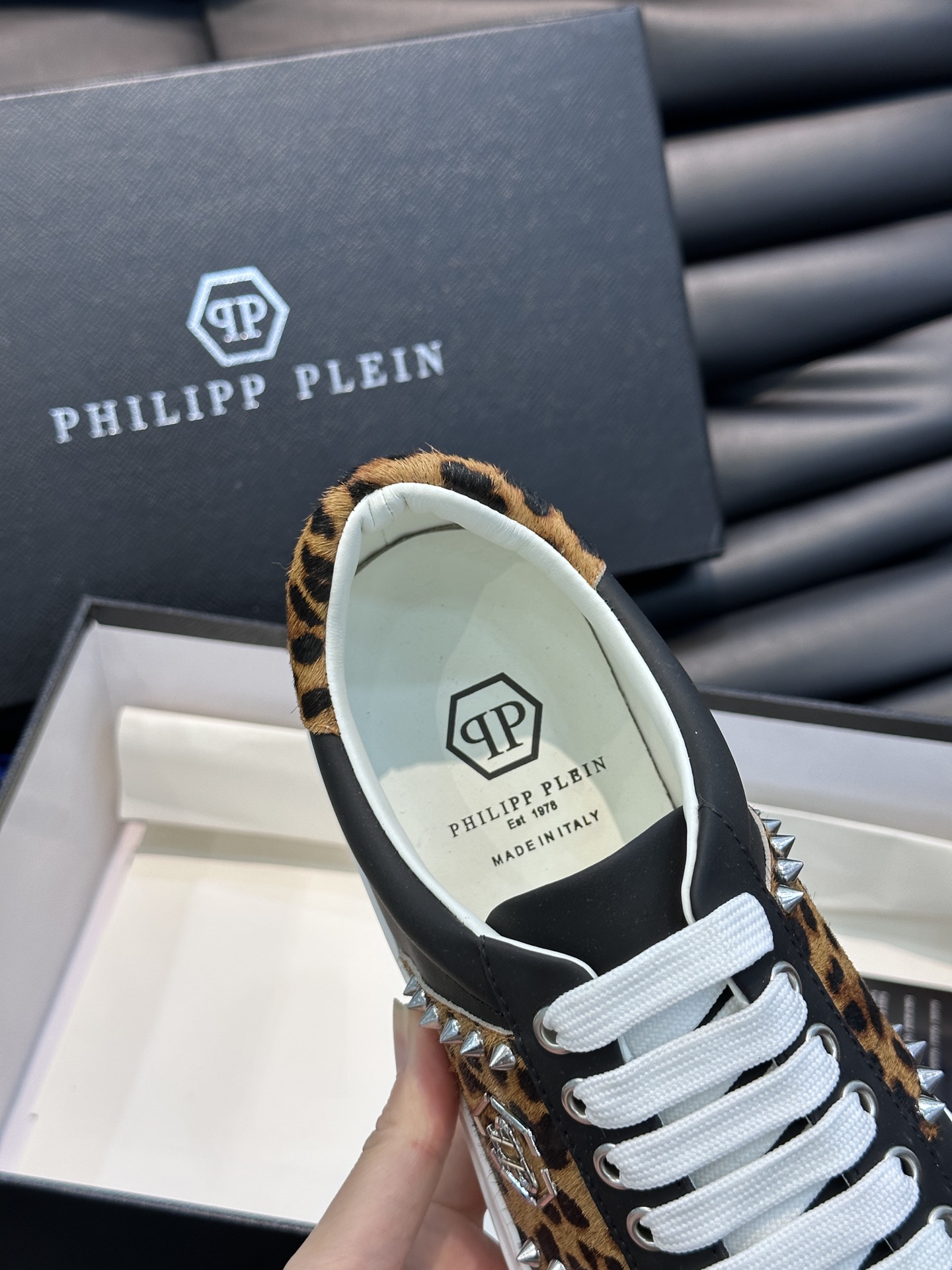 PHILIPPPLEIN-菲利普普莱茵德国潮牌男士低帮板鞋牛皮拼色设计鞋面皮牛皮打造牛皮内里！原版金属P