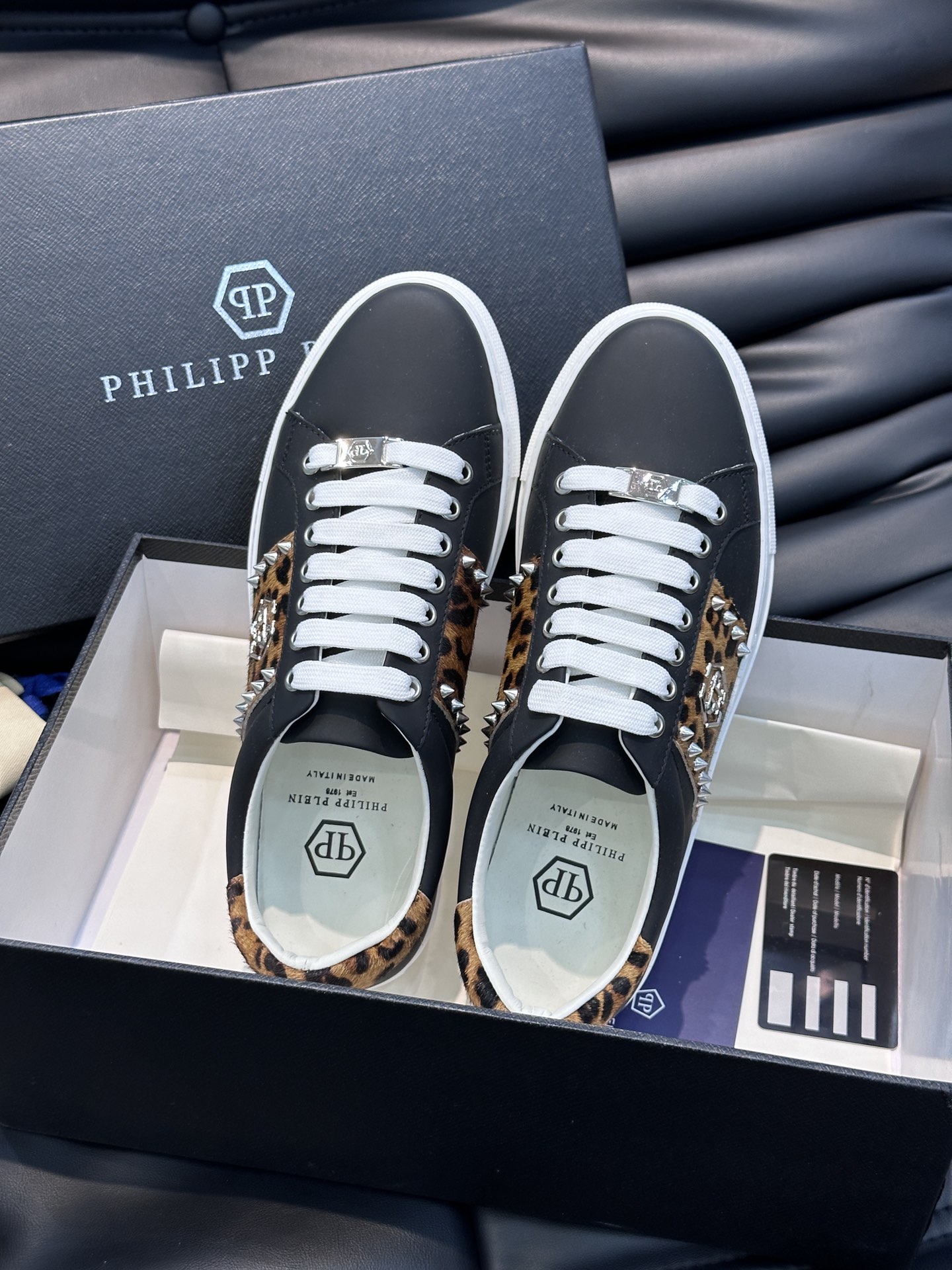 PHILIPPPLEIN-菲利普普莱茵德国潮牌男士低帮板鞋牛皮拼色设计鞋面皮牛皮打造牛皮内里！原版金属P