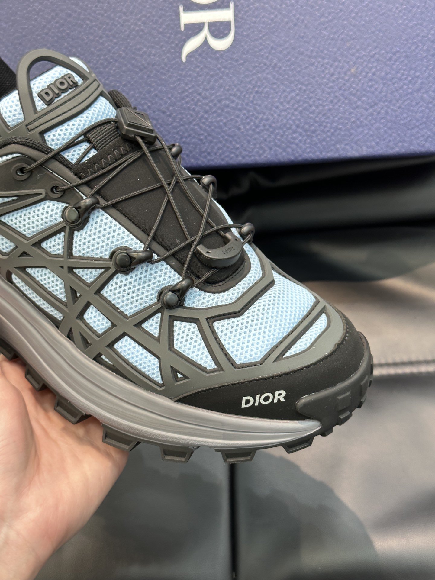 Dir2023新款低帮B31Runner运动鞋采用进口网眼织物精心制作搭配曲纹藤格纹注塑橡胶提升格调全新