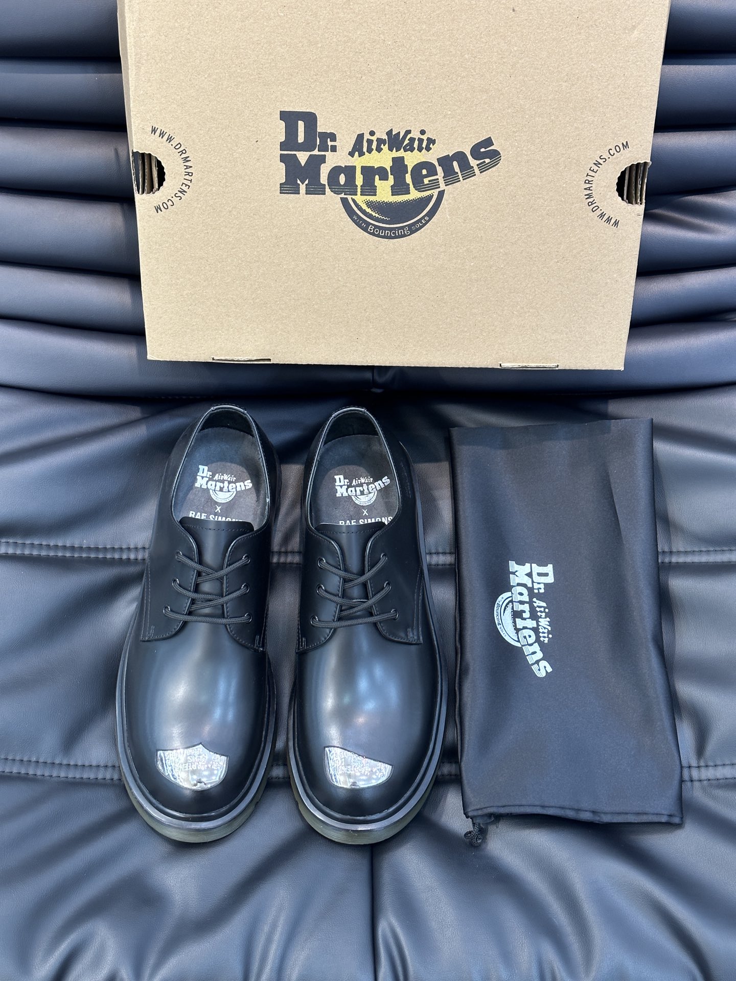 ️️Dr.martens1925低帮钢头马丁鞋大头德比鞋超级帅气脚感舒适轻便时尚百搭精品！Size38-