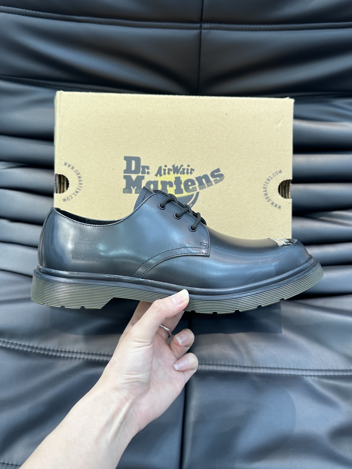 ️️Dr.martens1925低帮钢头马丁鞋大头德比鞋超级帅气脚感舒适轻便时尚百搭精品！Size38-