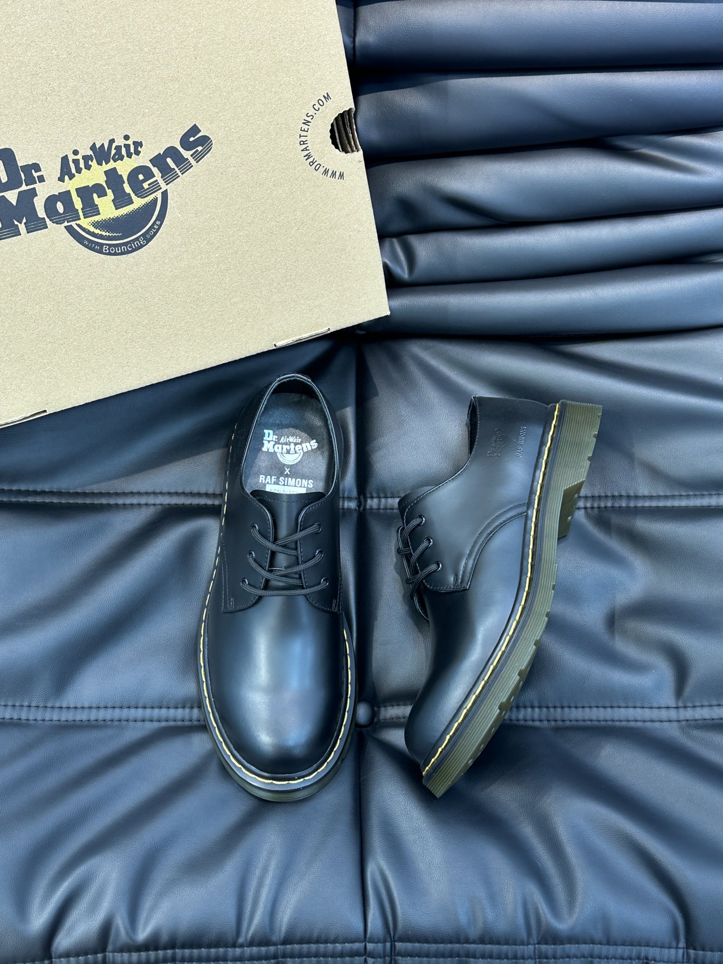 ️️Dr.martens1925低帮马丁鞋大头德比鞋超级帅气脚感舒适轻便时尚百搭精品！Size38-44