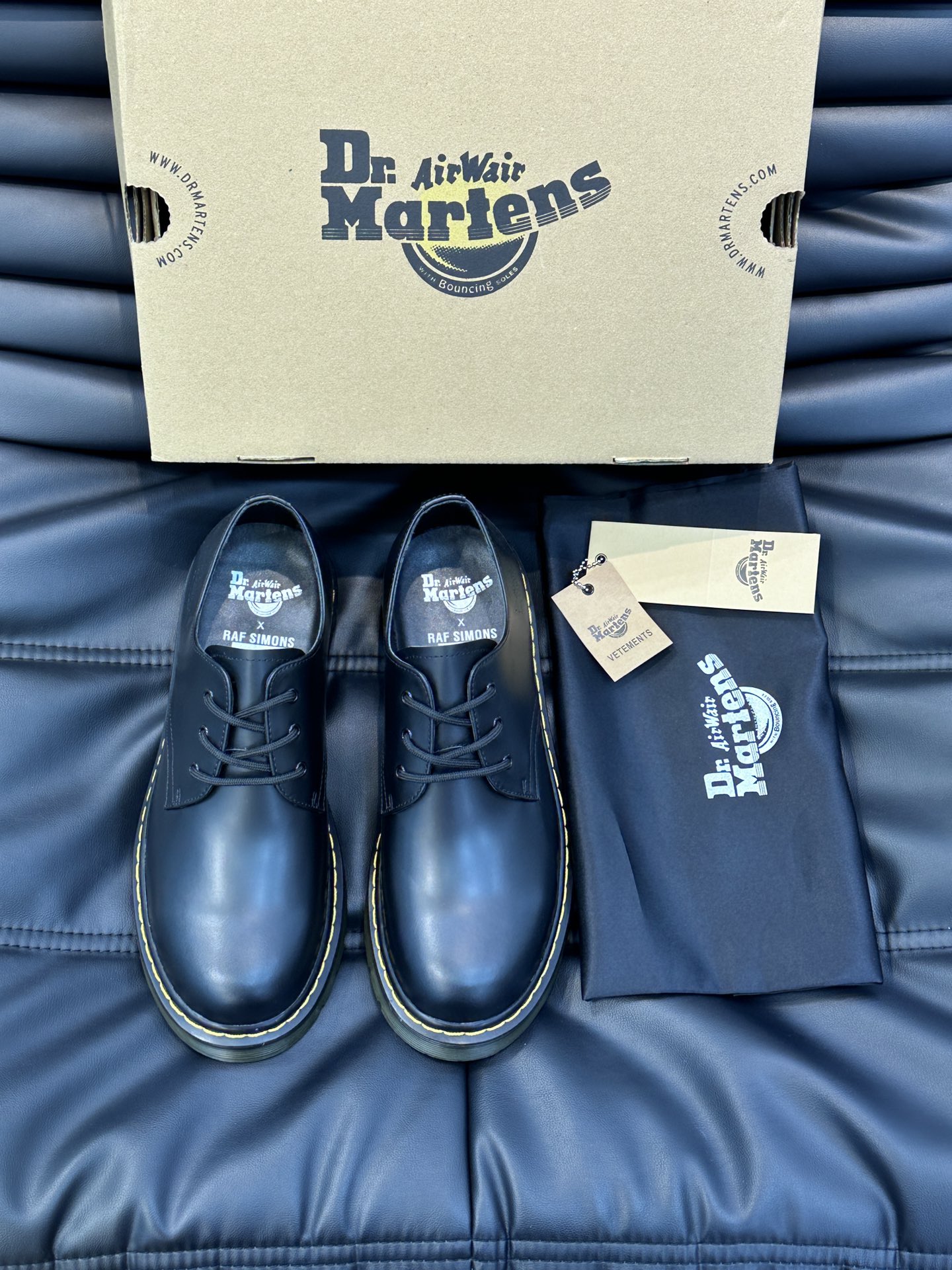 ️️Dr.martens1925低帮马丁鞋大头德比鞋超级帅气脚感舒适轻便时尚百搭精品！Size38-44