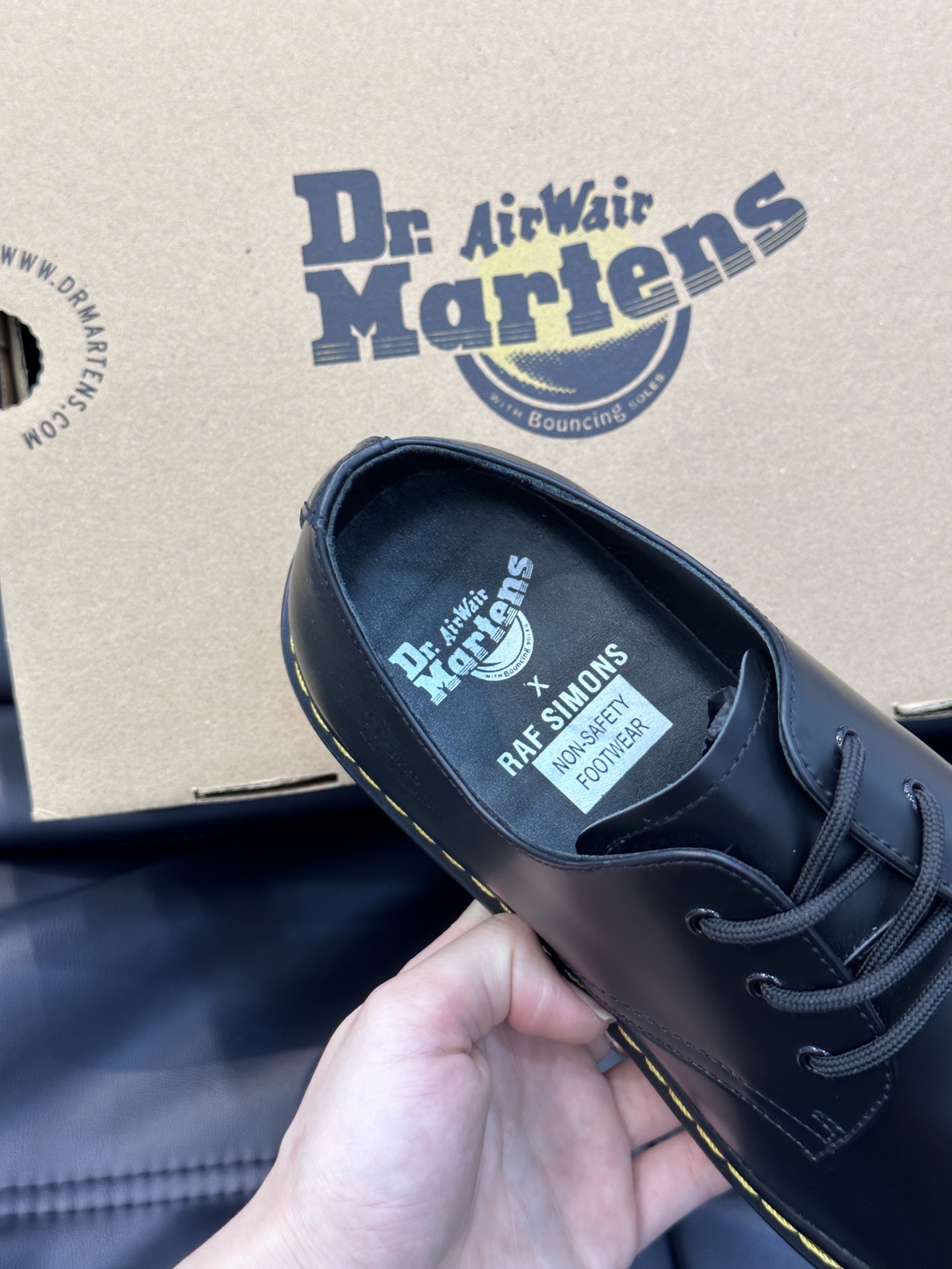 ️️Dr.martens1925低帮马丁鞋大头德比鞋超级帅气脚感舒适轻便时尚百搭精品！Size38-44