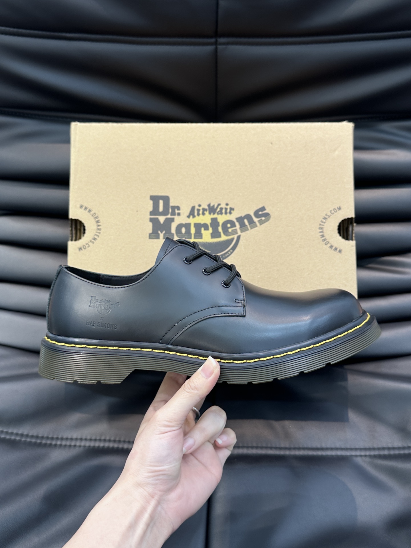 ️️Dr.martens1925低帮马丁鞋大头德比鞋超级帅气脚感舒适轻便时尚百搭精品！Size38-44