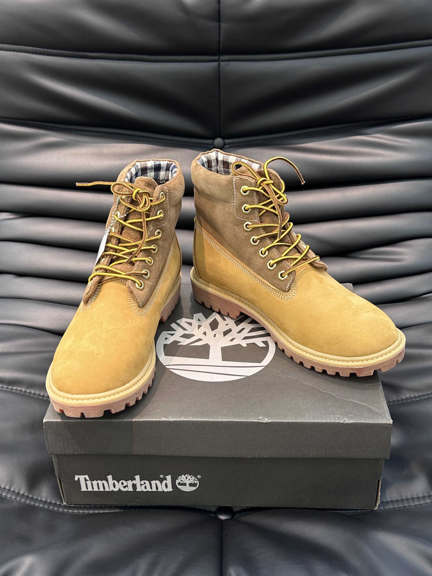 timberland登山鞋秋冬男士高帮及踝靴踢不烂大黄靴好穿防水耐造采用进口头层牛皮制作可户外可通勤穿搭