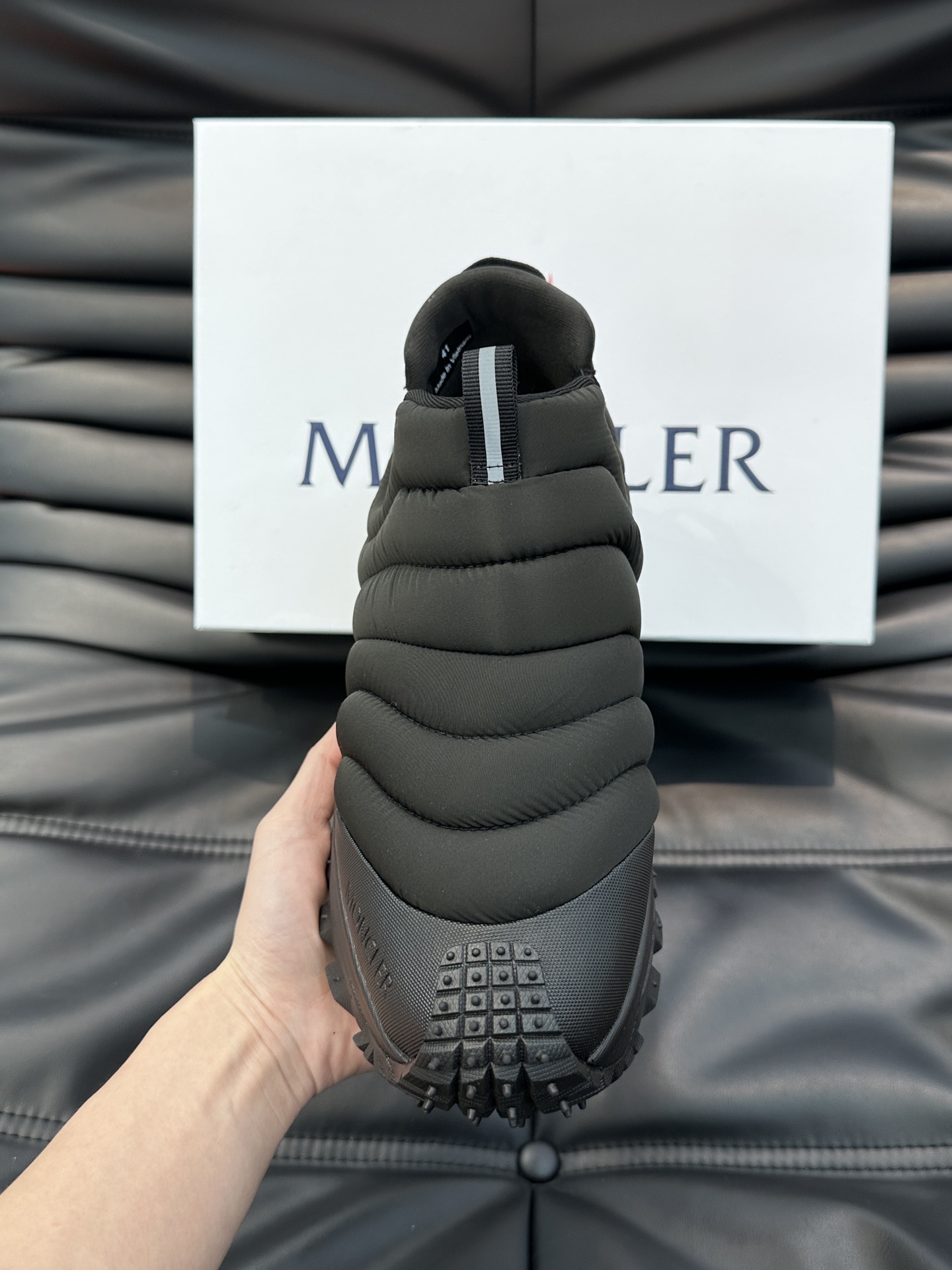 Moncler/蒙口男士毛毛虫厚底休闲运动鞋设有醒目的logo细节橡胶TPU鞋底面整体点缀注塑Moncl