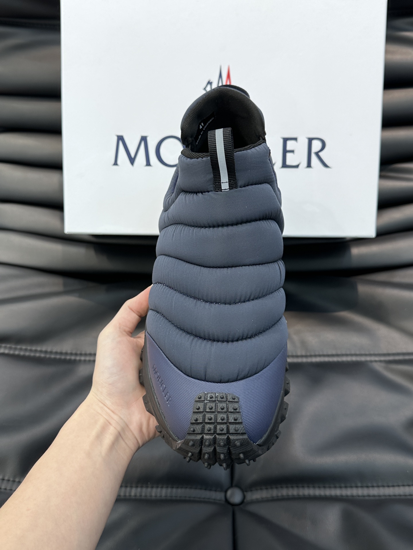 Moncler/蒙口男士毛毛虫厚底休闲运动鞋设有醒目的logo细节橡胶TPU鞋底面整体点缀注塑Moncl