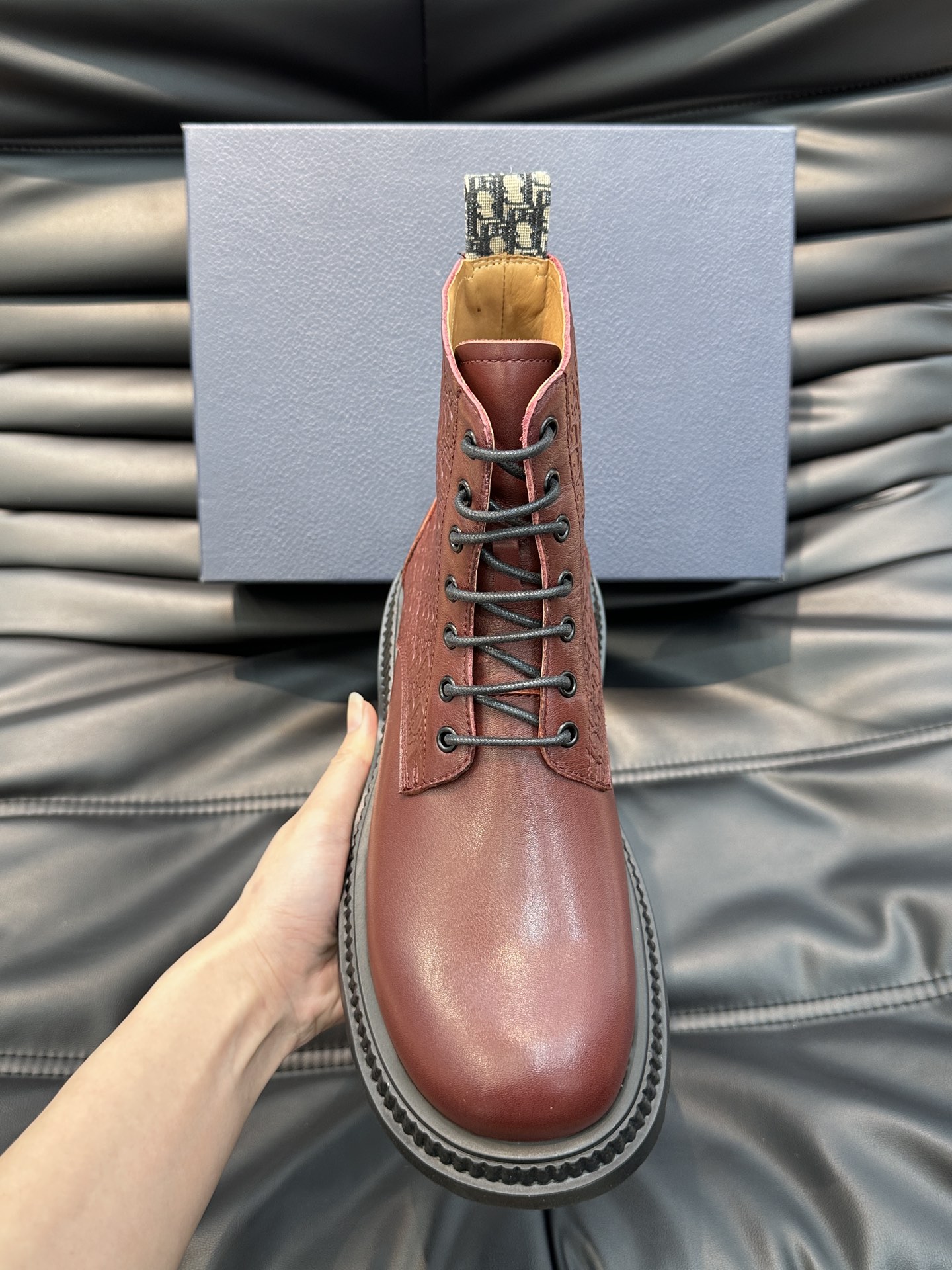 Botas altas con cordones Dior Buffalo para hombre, novedad de la colección masculina Primavera 2024,