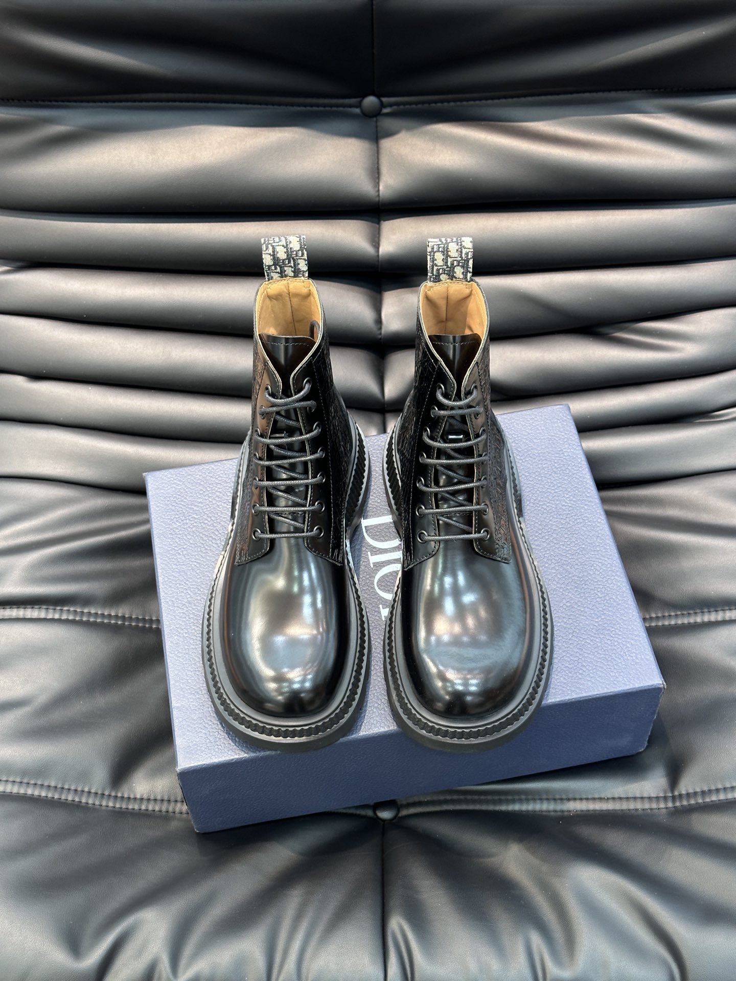 Botas altas con cordones Dior Buffalo para hombre, novedad de la colección masculina Primavera 2024,