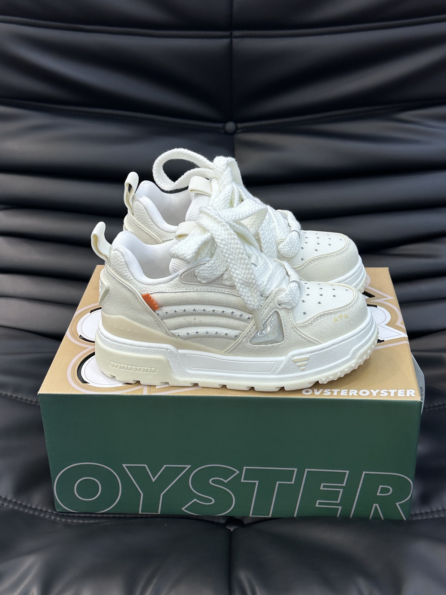 OVSTEROYSTER情侣款面包鞋高级感撞色鞋身吸睛指数飙升层次感轻质厚底增高5CMQ弹舒适脚感暴走无