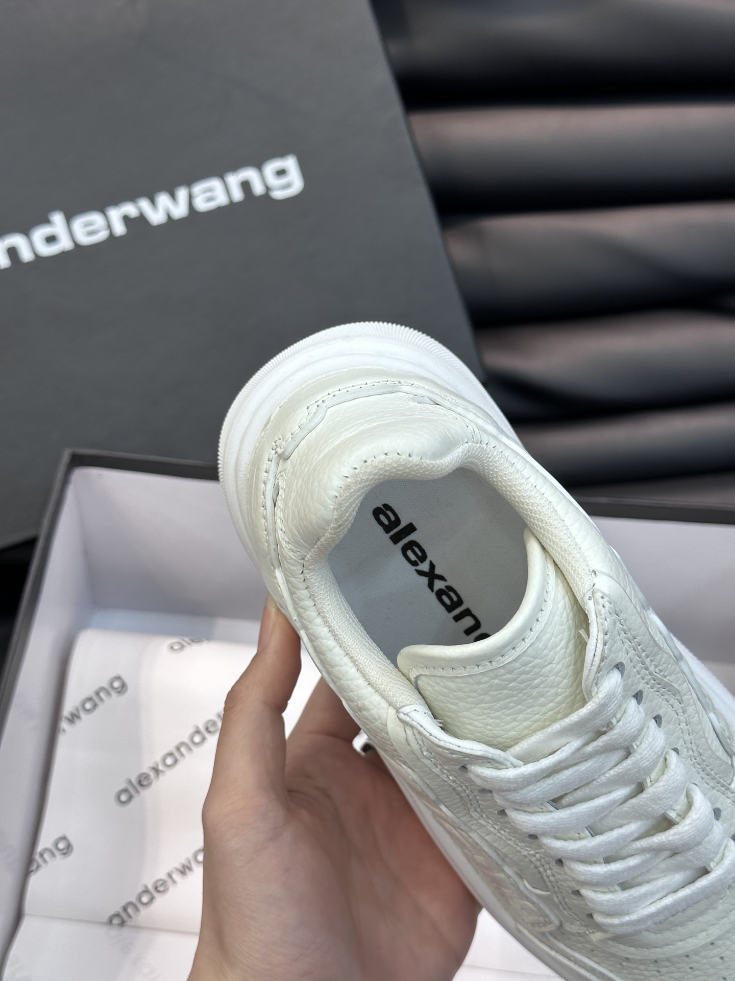 Alexanderwang24早春情侣款Vortex涡流老爹鞋集颜值与舒适一体的必入款鞋底4CM厚底提升