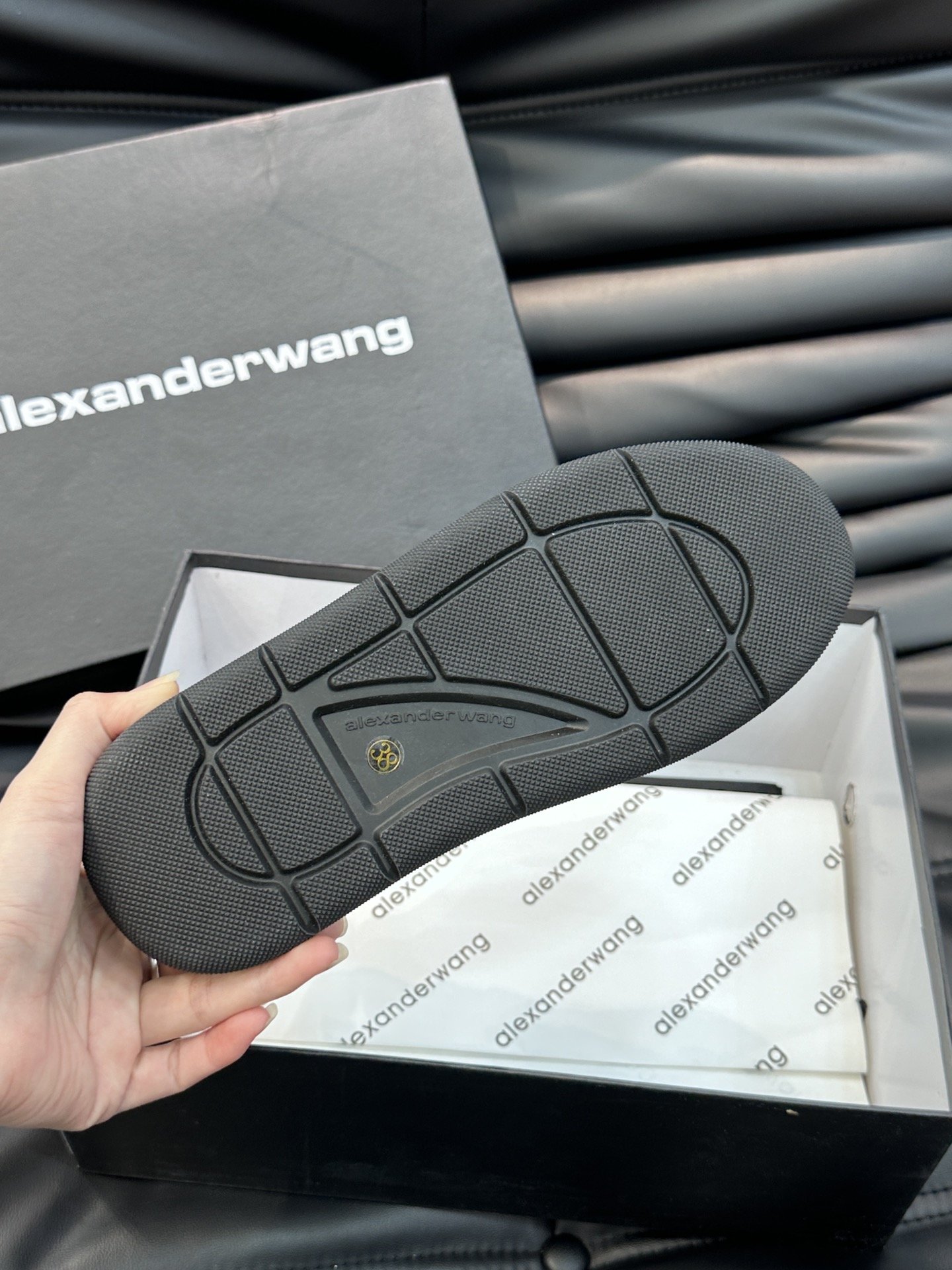 Alexanderwang24早春情侣款Vortex涡流老爹鞋集颜值与舒适一体的必入款鞋底4CM厚底提升