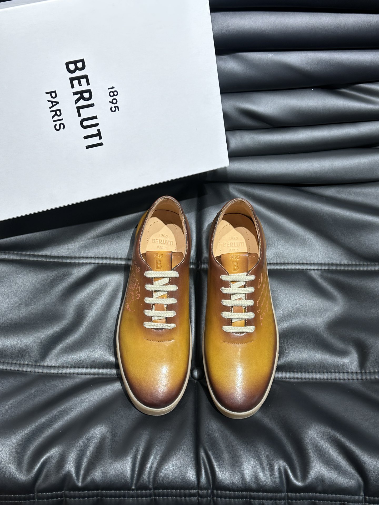 Berluti Repliche
 Scarpe Casual Acquista la prima replica di copia
 Stampa Uomini Pelle vitello bovina Gomma Casual