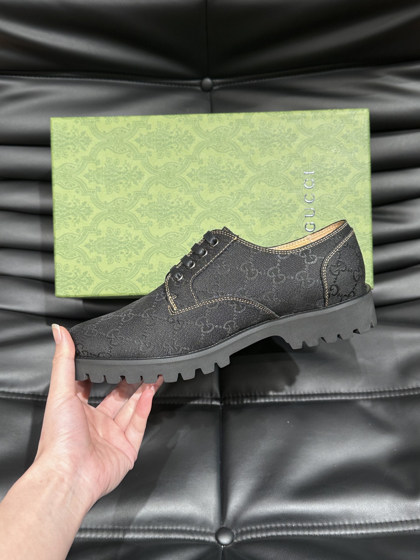 Gucc*古驰2024Ss新款男士轻奢商务牛仔布系带鞋牛仔布的运用从成衣延伸至鞋履为靴子运动鞋和乐福鞋添
