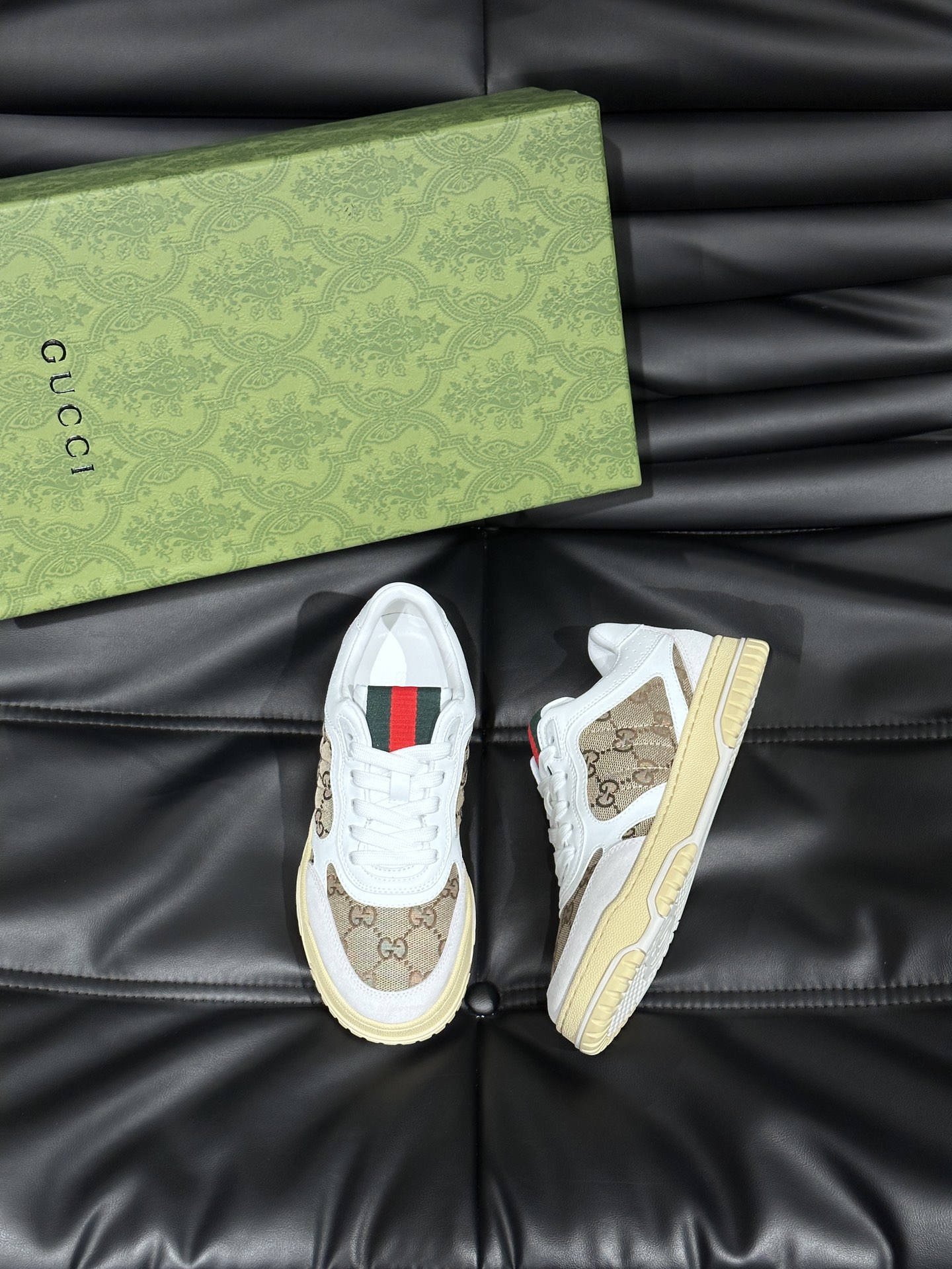 Gucc*古驰Re-Web系列情侣款织带皮革运动鞋作为SabatoDeSarno为Gucci打造的首款运