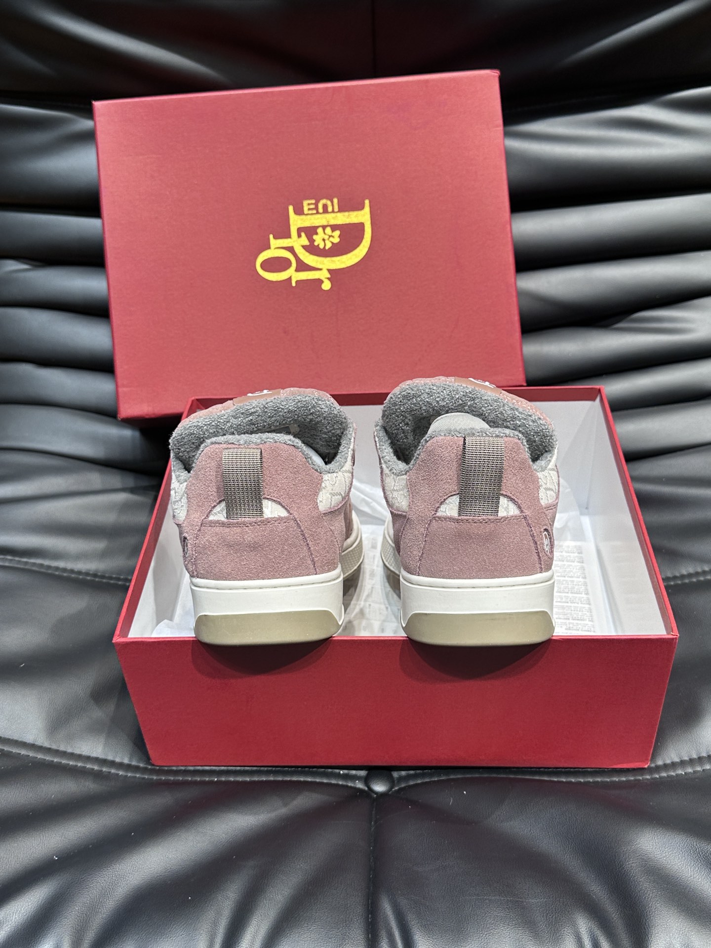 ️️DiorxERL新款春季限定联名款情侣休闲鞋大舌头滑板运动鞋由DiorMan鞋履设计师ThiboDe