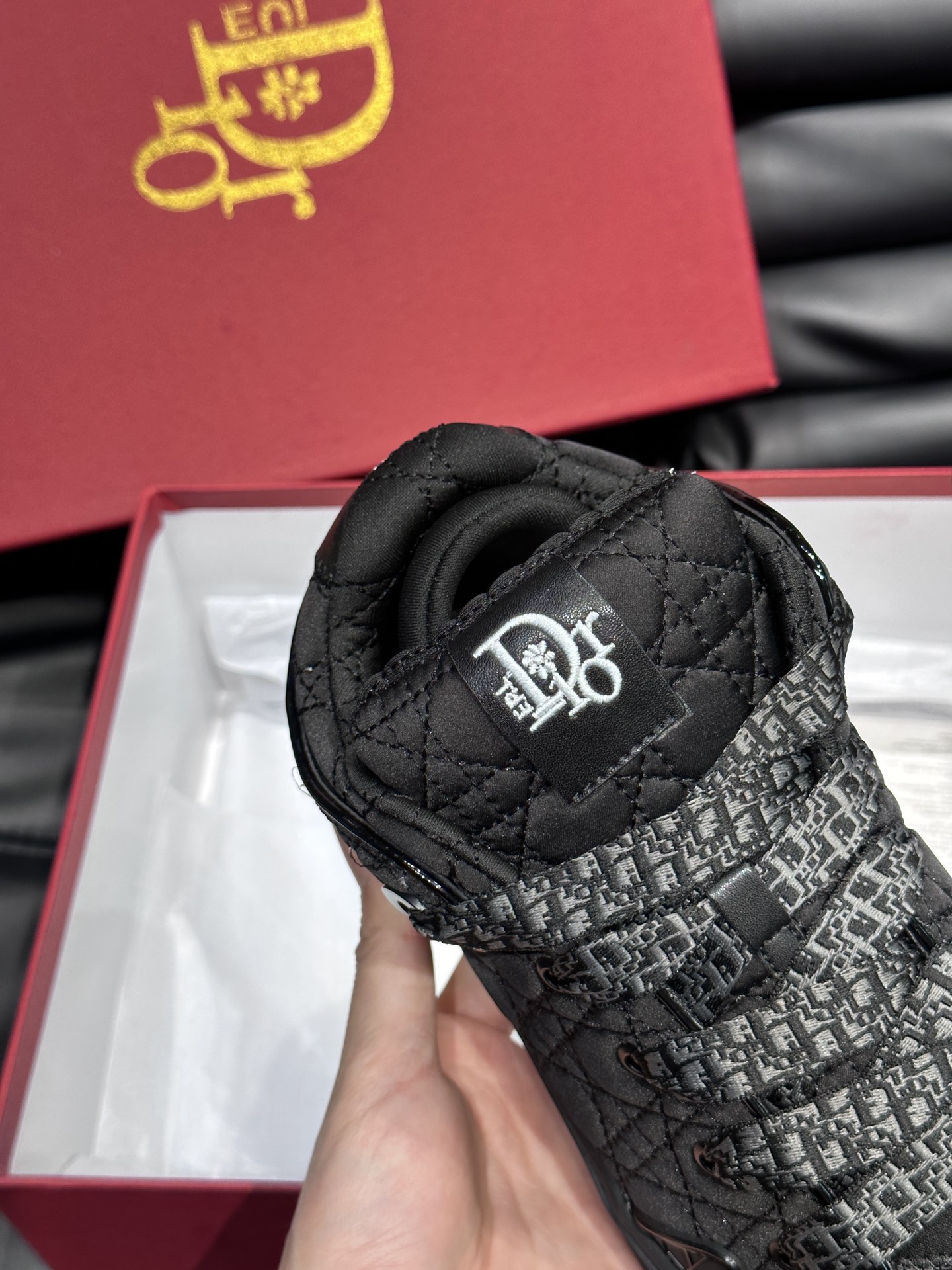 ️️DiorxERL新款春季限定联名款情侣休闲鞋大舌头滑板运动鞋由DiorMan鞋履设计师ThiboDe