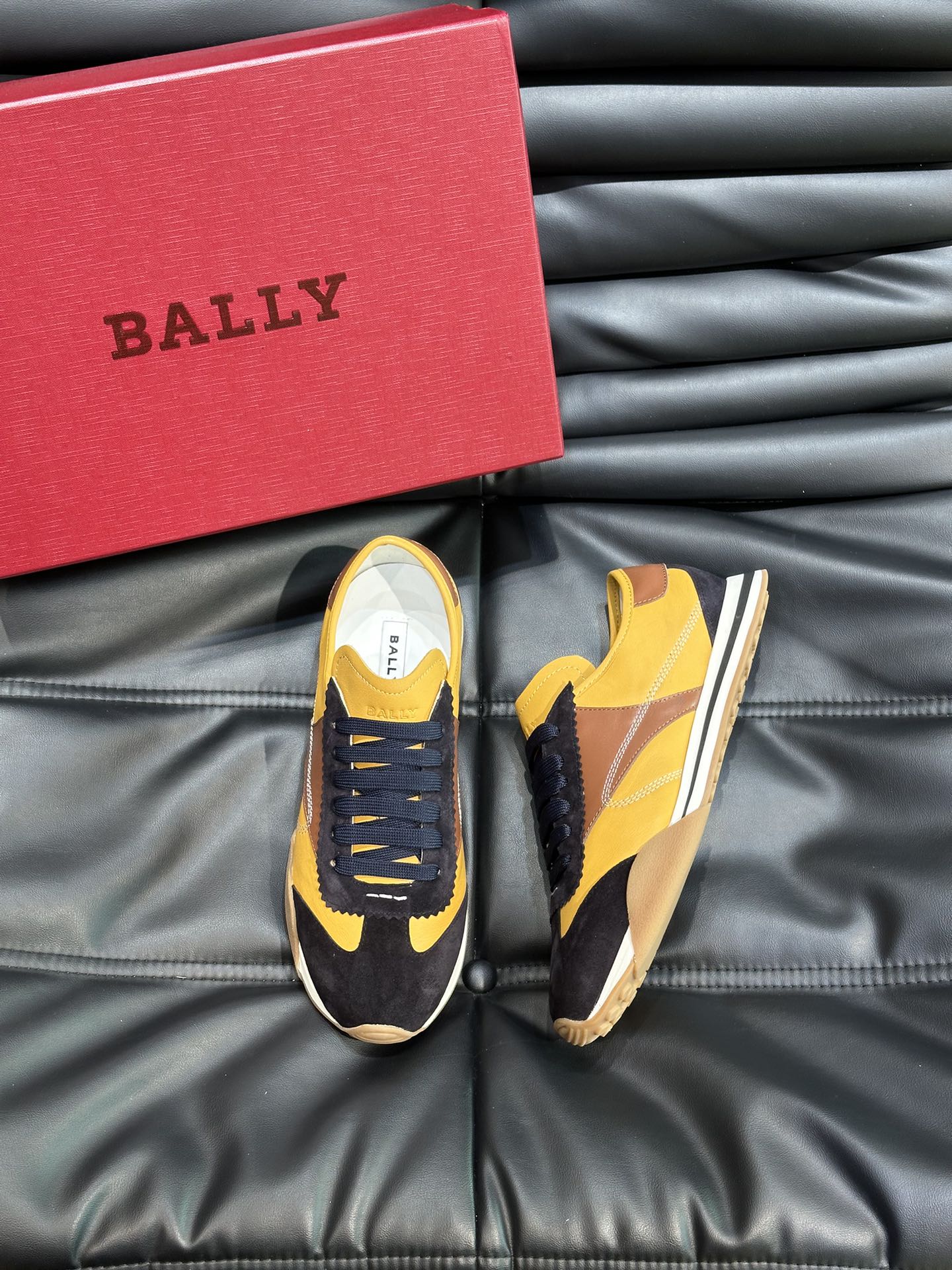 BALLY/巴利男士皮革休闲运动鞋头层小牛皮鞋面拼色设计简约时尚风格搭配经典Bally元素点缀细节鞋身撞