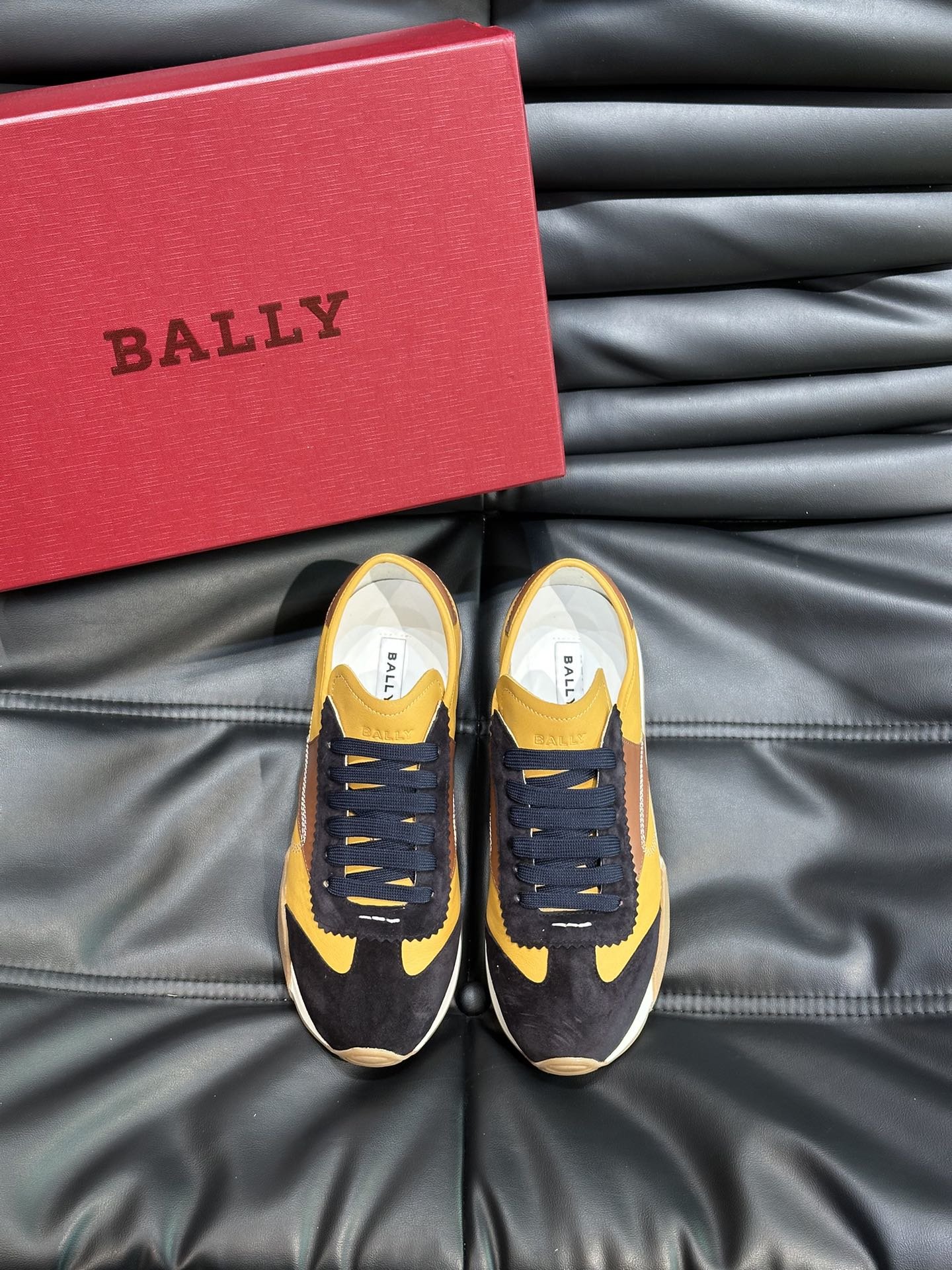 BALLY/巴利男士皮革休闲运动鞋头层小牛皮鞋面拼色设计简约时尚风格搭配经典Bally元素点缀细节鞋身撞