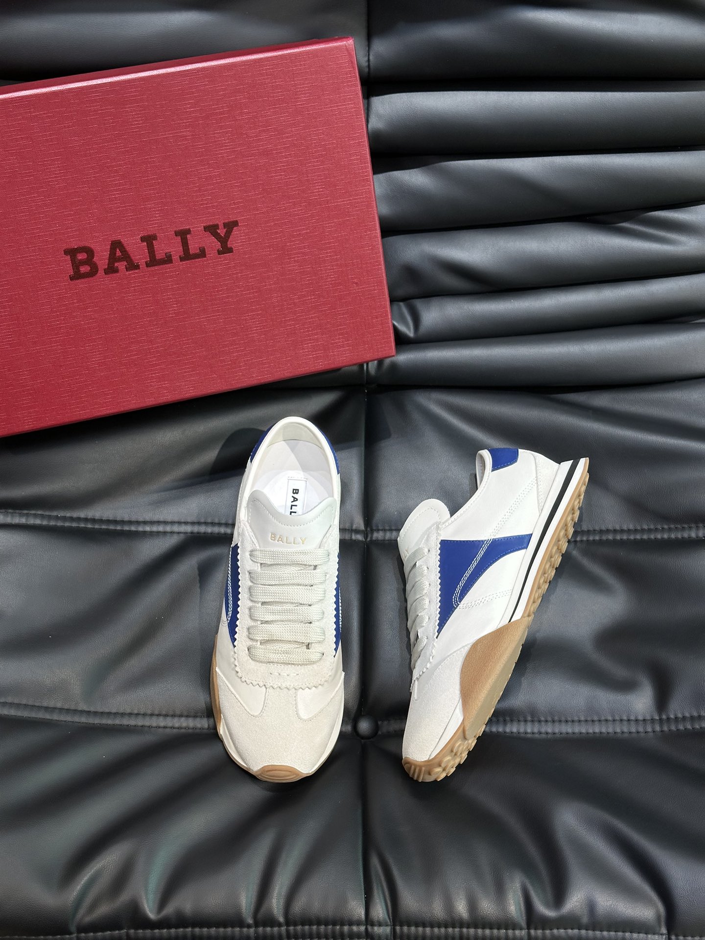 BALLY/巴利男士皮革休闲运动鞋头层小牛皮鞋面拼色设计简约时尚风格搭配经典Bally元素点缀细节鞋身撞