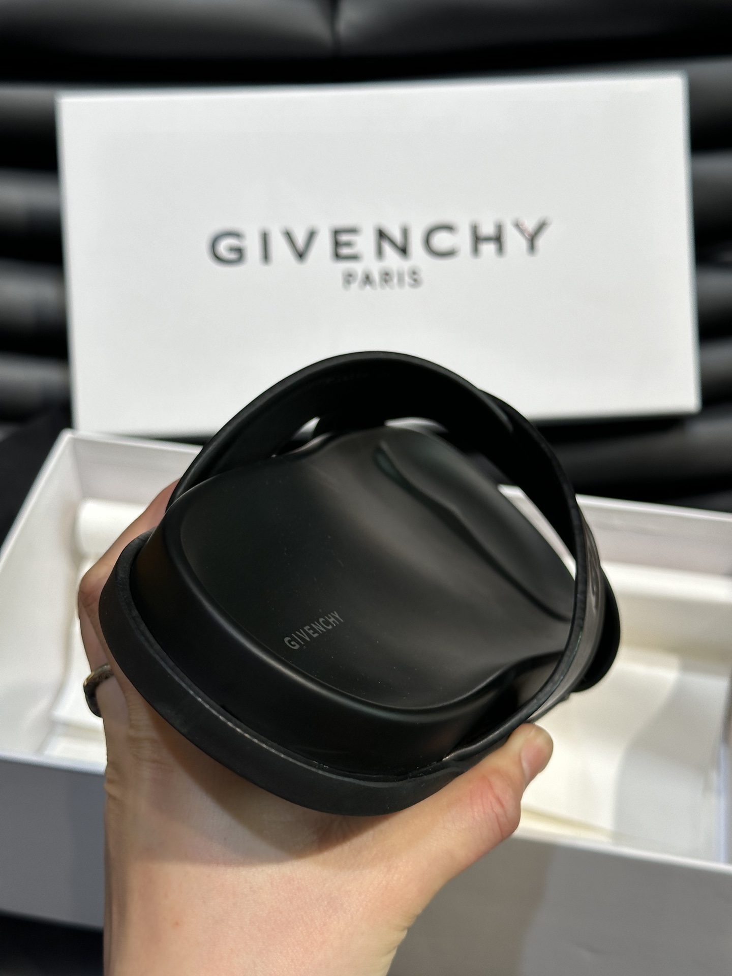 ️️Givench*.纪梵希经典男士拖鞋高端精品原版牛皮材质精细做工鞋底超软休闲宽松舒适型夏季必入哦！S