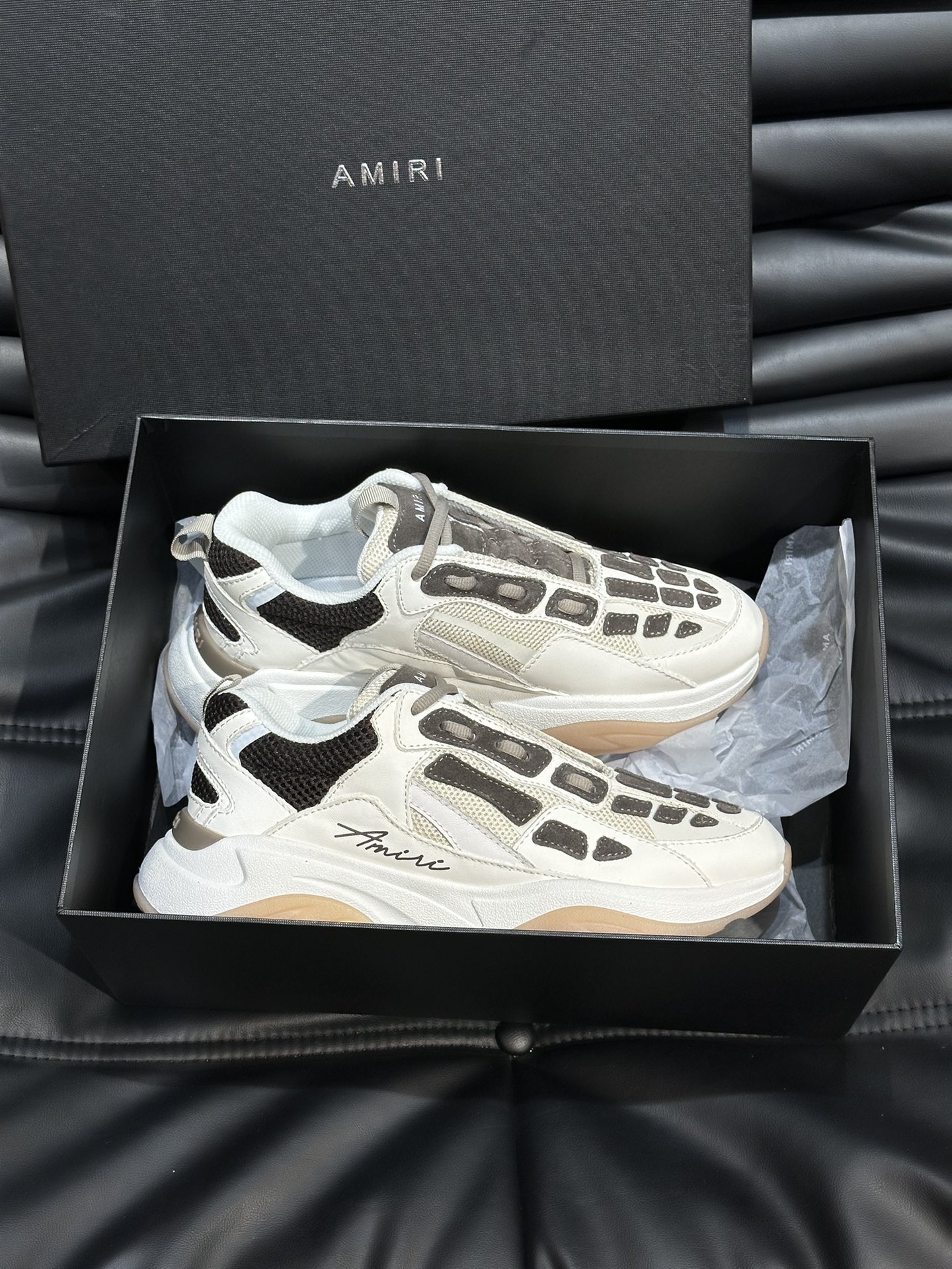 AMIRI骨骼鞋最新运动鞋原版开发采用麂皮以及牛皮加上高密度网布原TPU鞋底开模鞋面上的骨骼麂皮切割超级