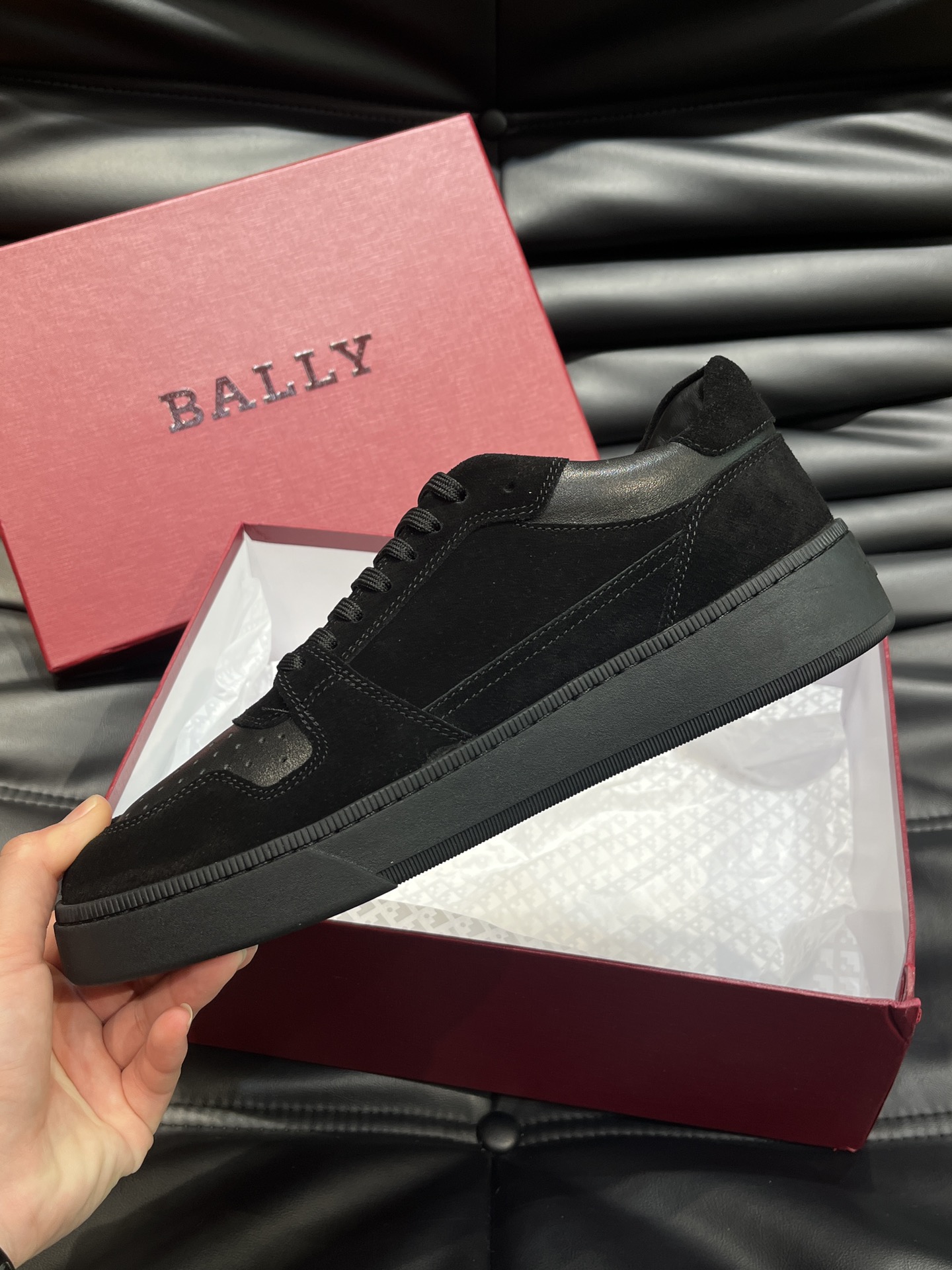 Bally/巴利低帮休闲鞋采用小牛皮鞋面进口牛皮内里皮质质感细腻光滑有光泽上脚非常轻便舒适Size39-