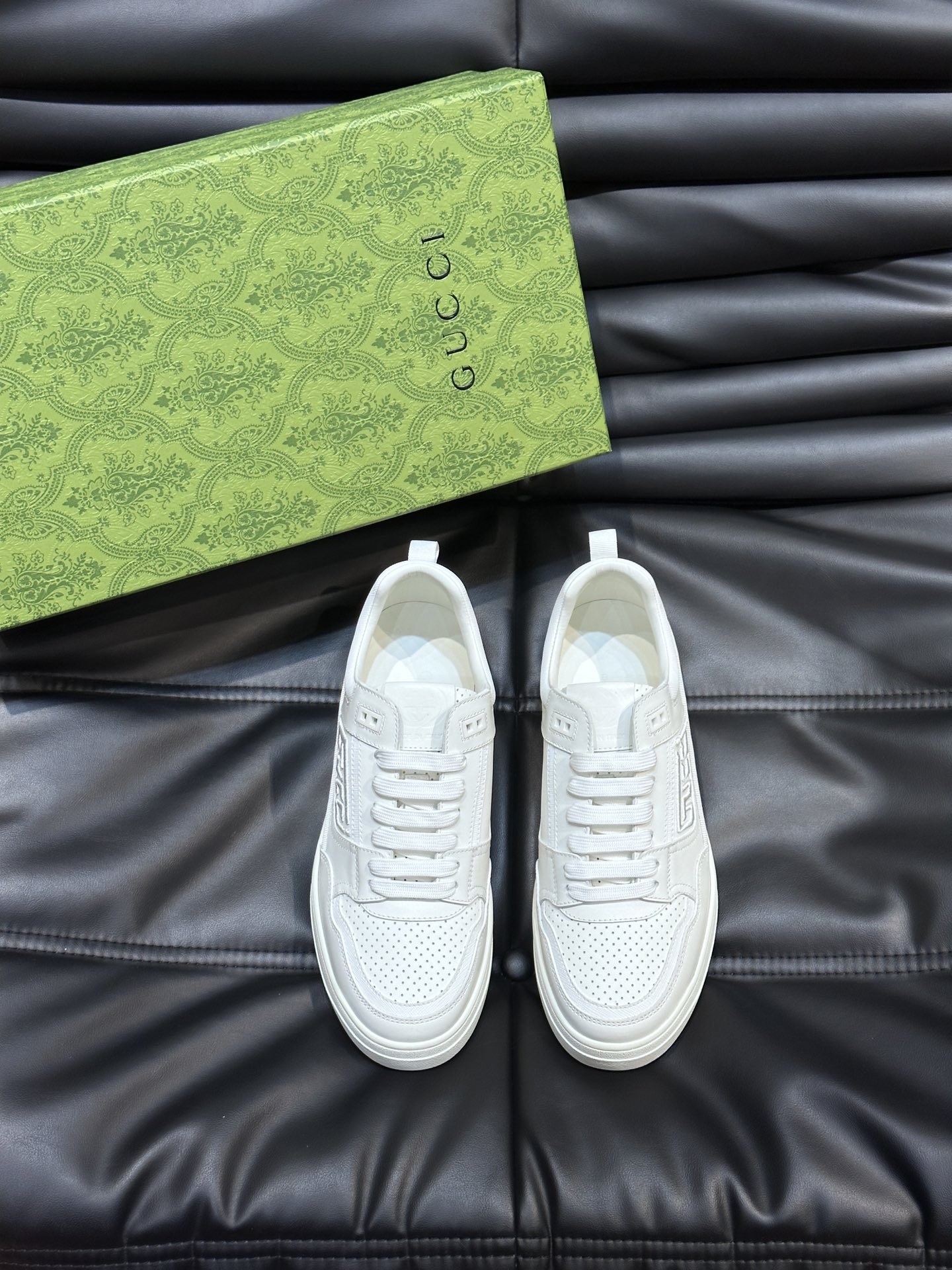 Where can I buy the best 1:1 original
 Gucci Luxury
 Skateboard Shoes Sneakers White Men Vintage Casual