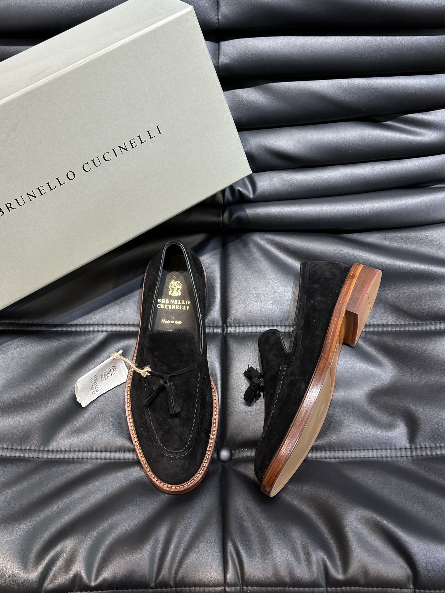 BrunelloCucinelli真皮大底皮鞋高端男士经典乐福鞋原版进口胎牛皮荔枝纹牛皮打造此款鞋型堪称
