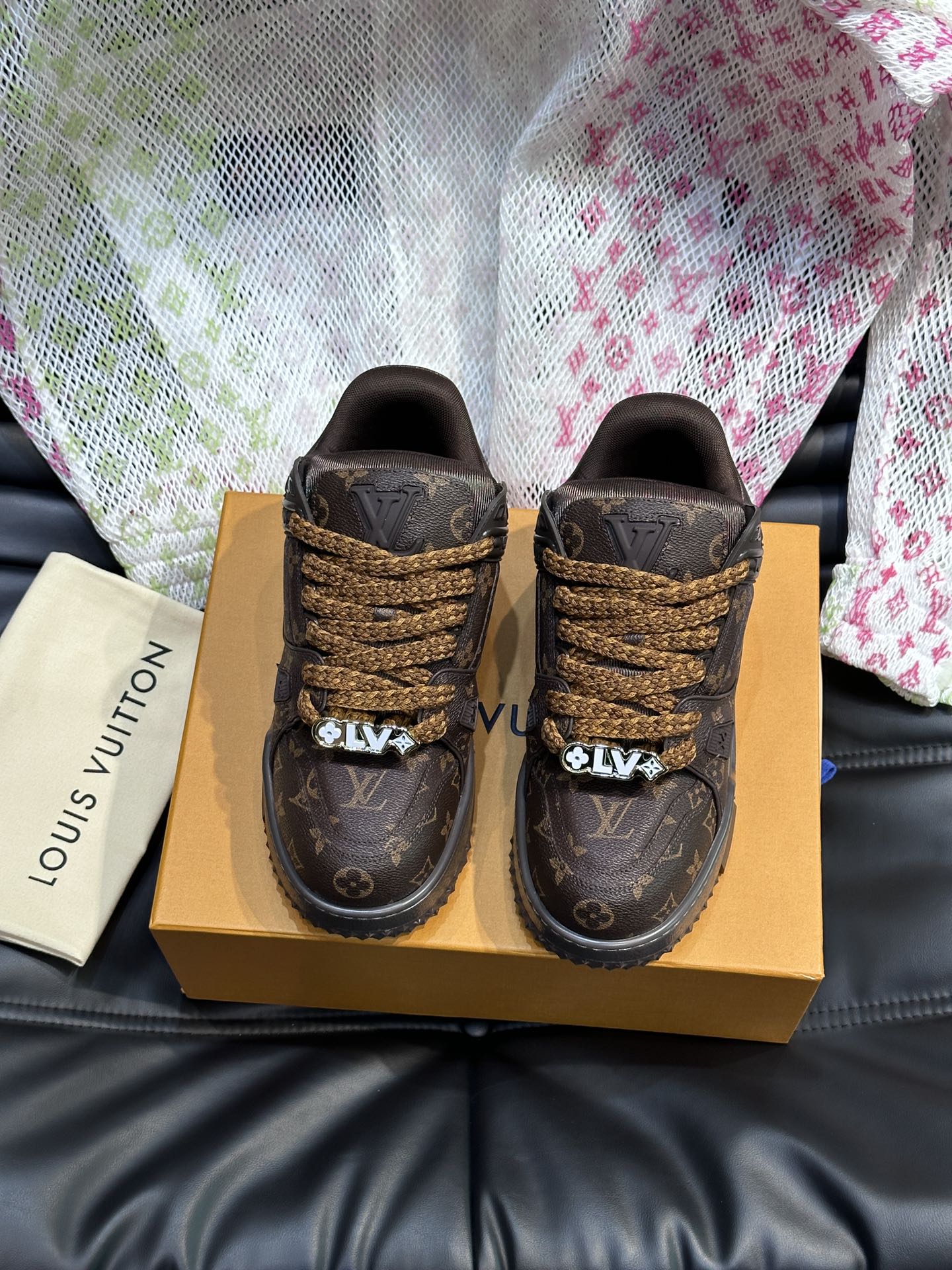 מהי העתק באיכות הגבוהה ביותר
 לואי ויטון נעליים סניקרס גברים פבריק גומא אוסף האביב/הקיץ רגיל