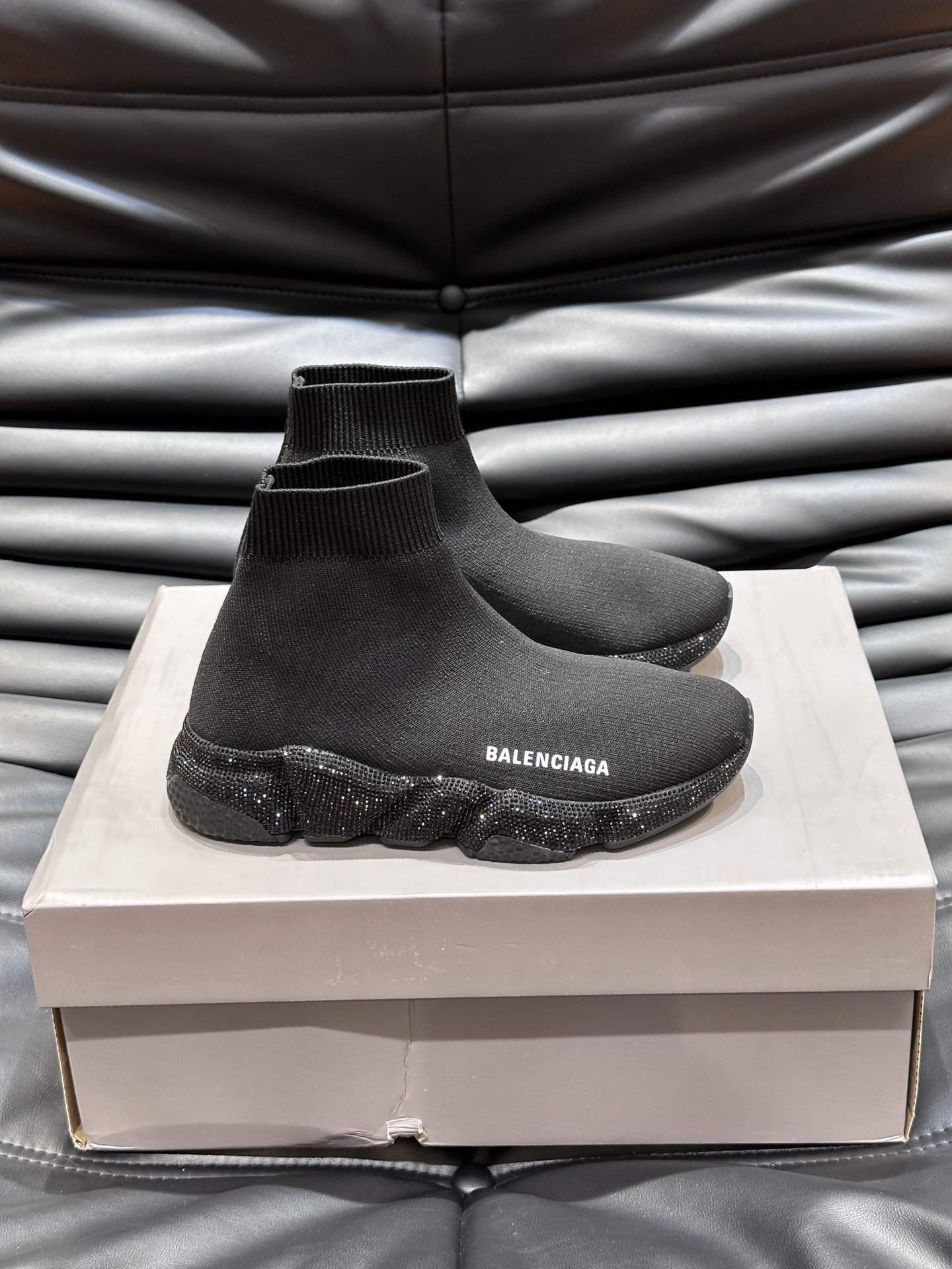 Balenciaga情侣款巴黎世家最新顶级版本烫钻大底袜子鞋全系列鞋面原版显瘦弹力袜手工滴胶工艺Logo