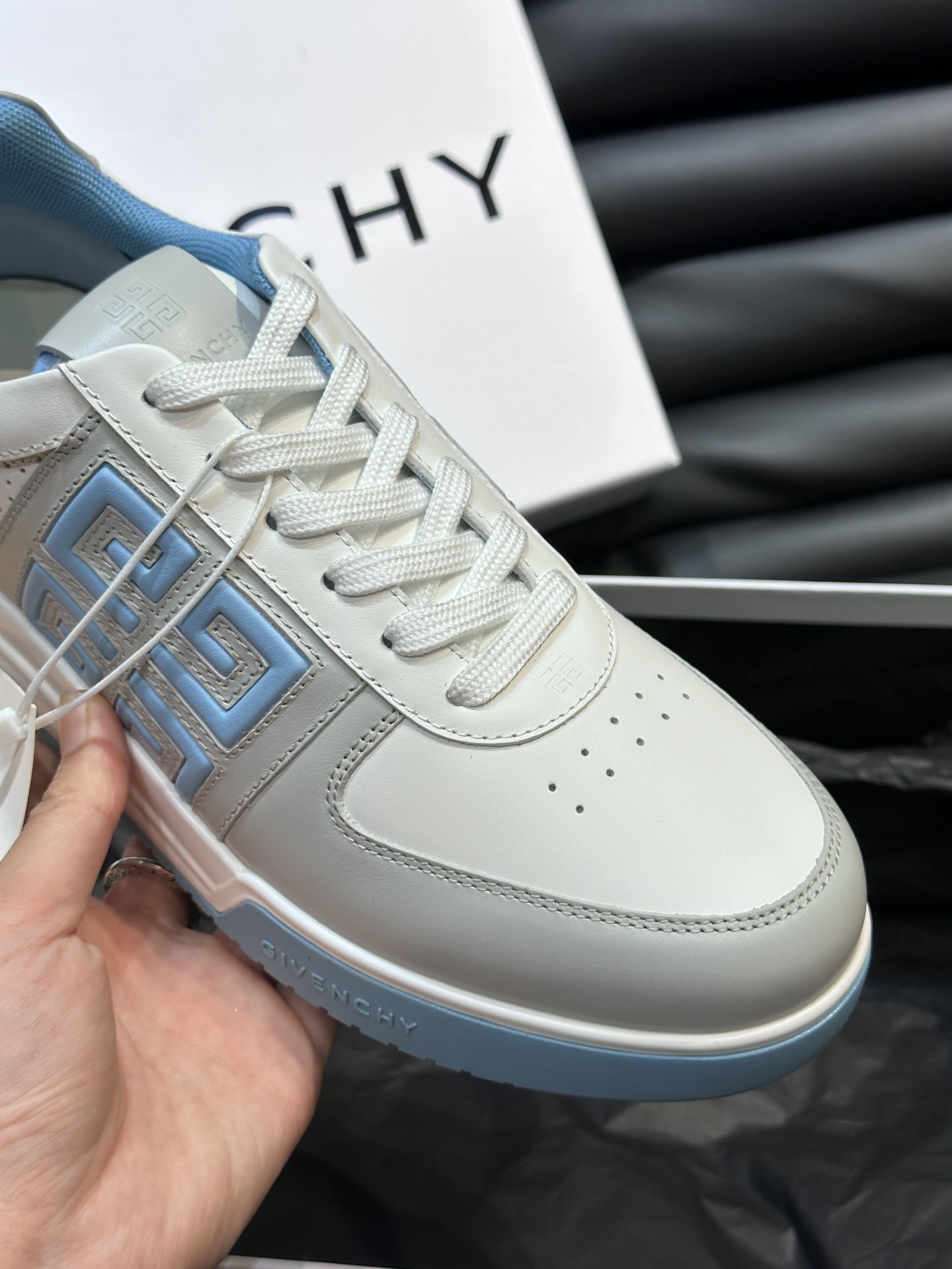 Giv 1 Leather Low-Top Sneakers: Stylish & Comfortable Men's Athletic Shoes 7 i1714974905 171 5