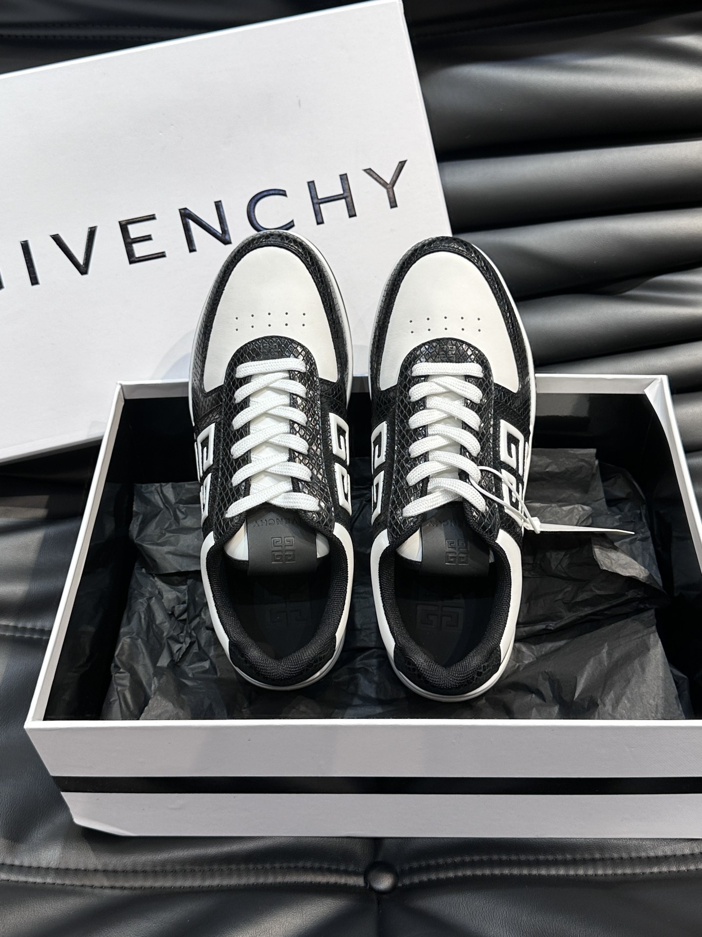 Givenchy Men's GIV 1 Low-Top Sneakers: Premium Leather, Breathable Design, Stylish 5 i1714975106 1988 7
