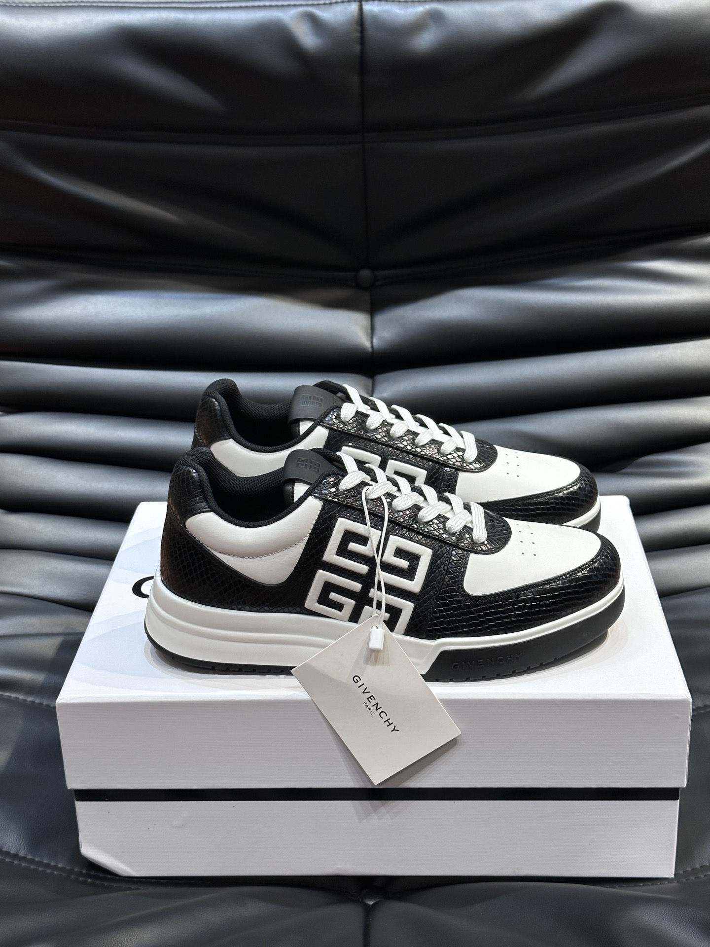 Givenchy Men's GIV 1 Low-Top Sneakers: Premium Leather, Breathable Design, Stylish 4 i1714975106 4395 4