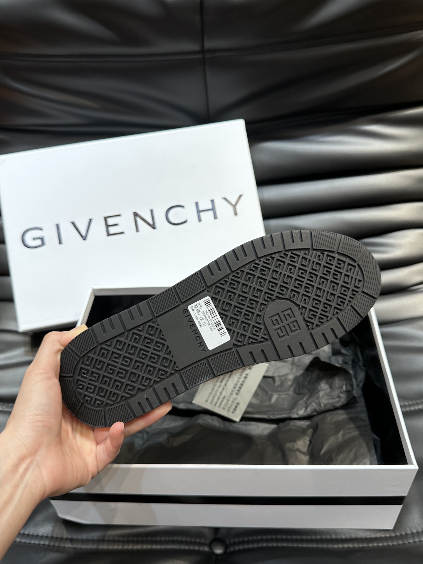 Givenchy Men's GIV 1 Low-Top Sneakers: Premium Leather, Breathable Design, Stylish 10 i1714975106 8253 5