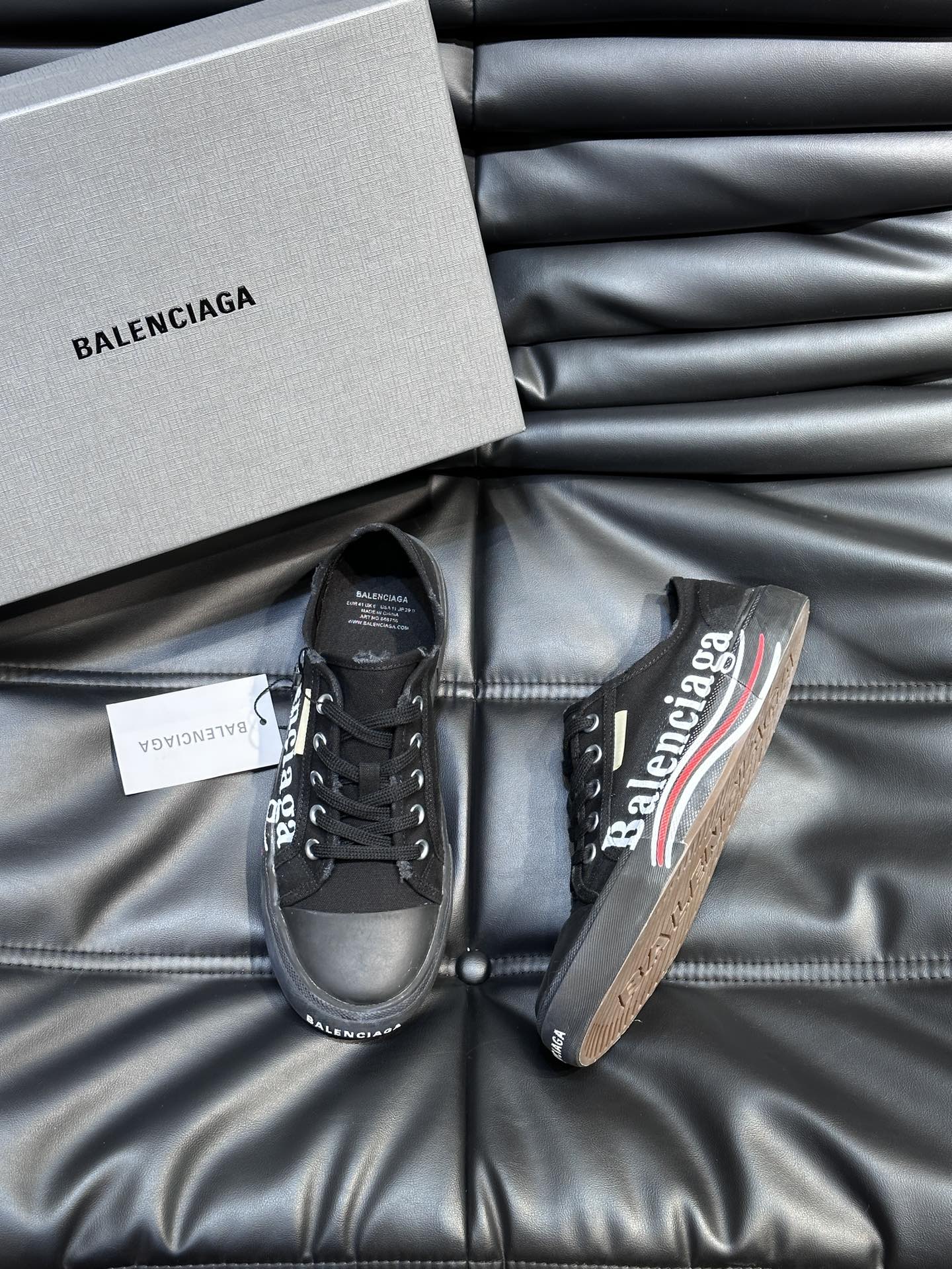 BALENCIAG*复古炮弹出击全新Paris低帮帆布鞋风格永续旧不过时！鞋面原版进口帆布面料鞋头的小鸭