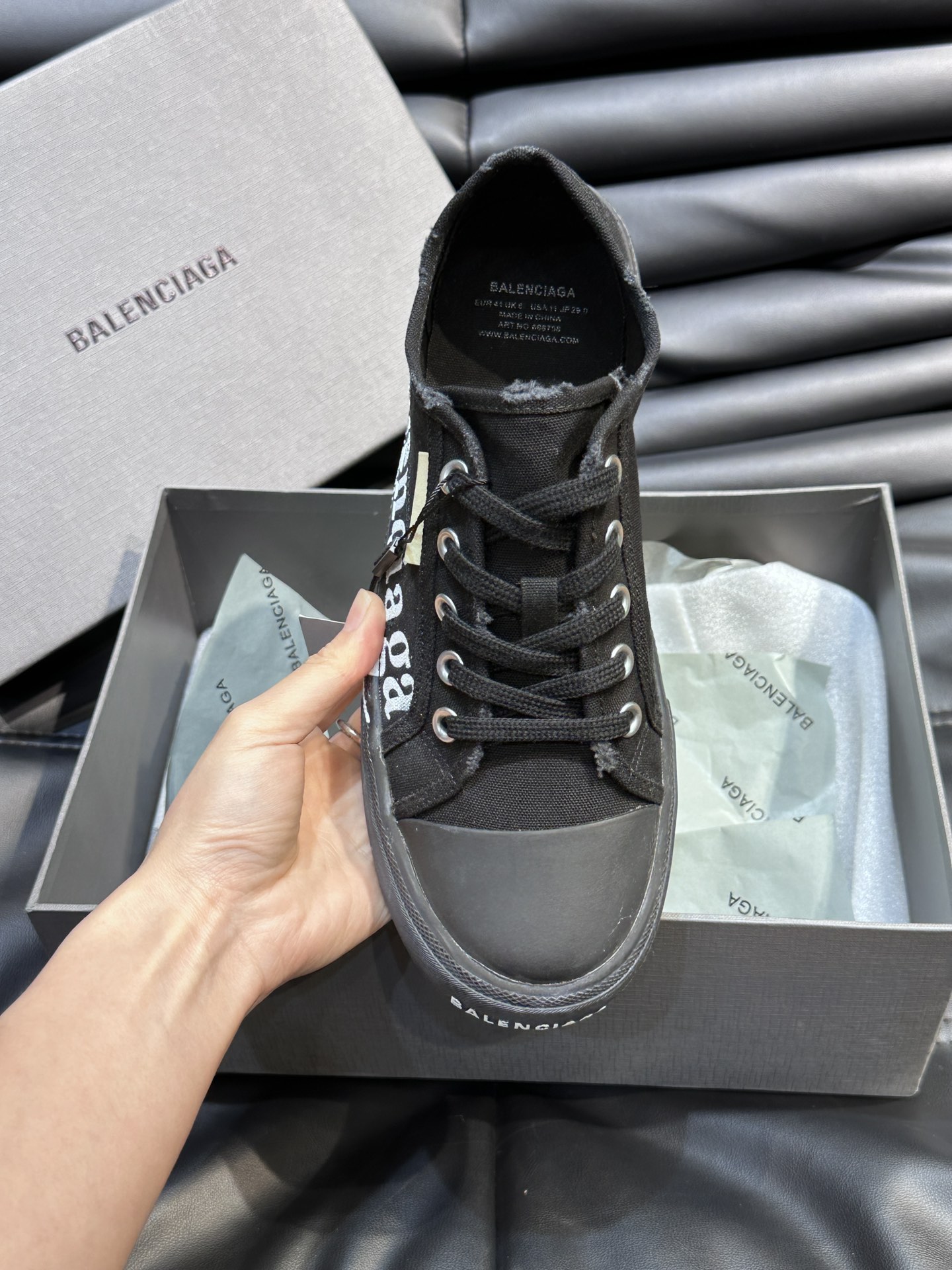 BALENCIAG*复古炮弹出击全新Paris低帮帆布鞋风格永续旧不过时！鞋面原版进口帆布面料鞋头的小鸭