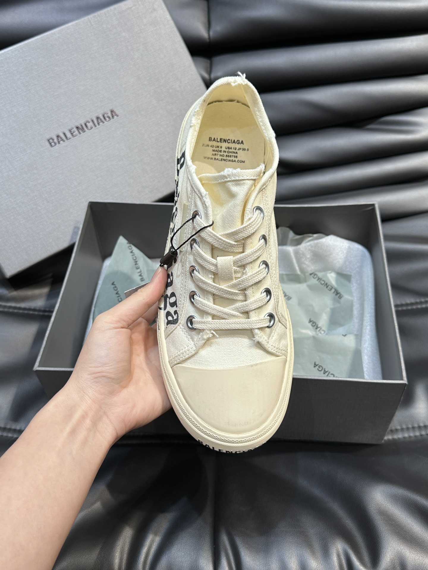 BALENCIAG*复古炮弹出击全新Paris低帮帆布鞋风格永续旧不过时！鞋面原版进口帆布面料鞋头的小鸭