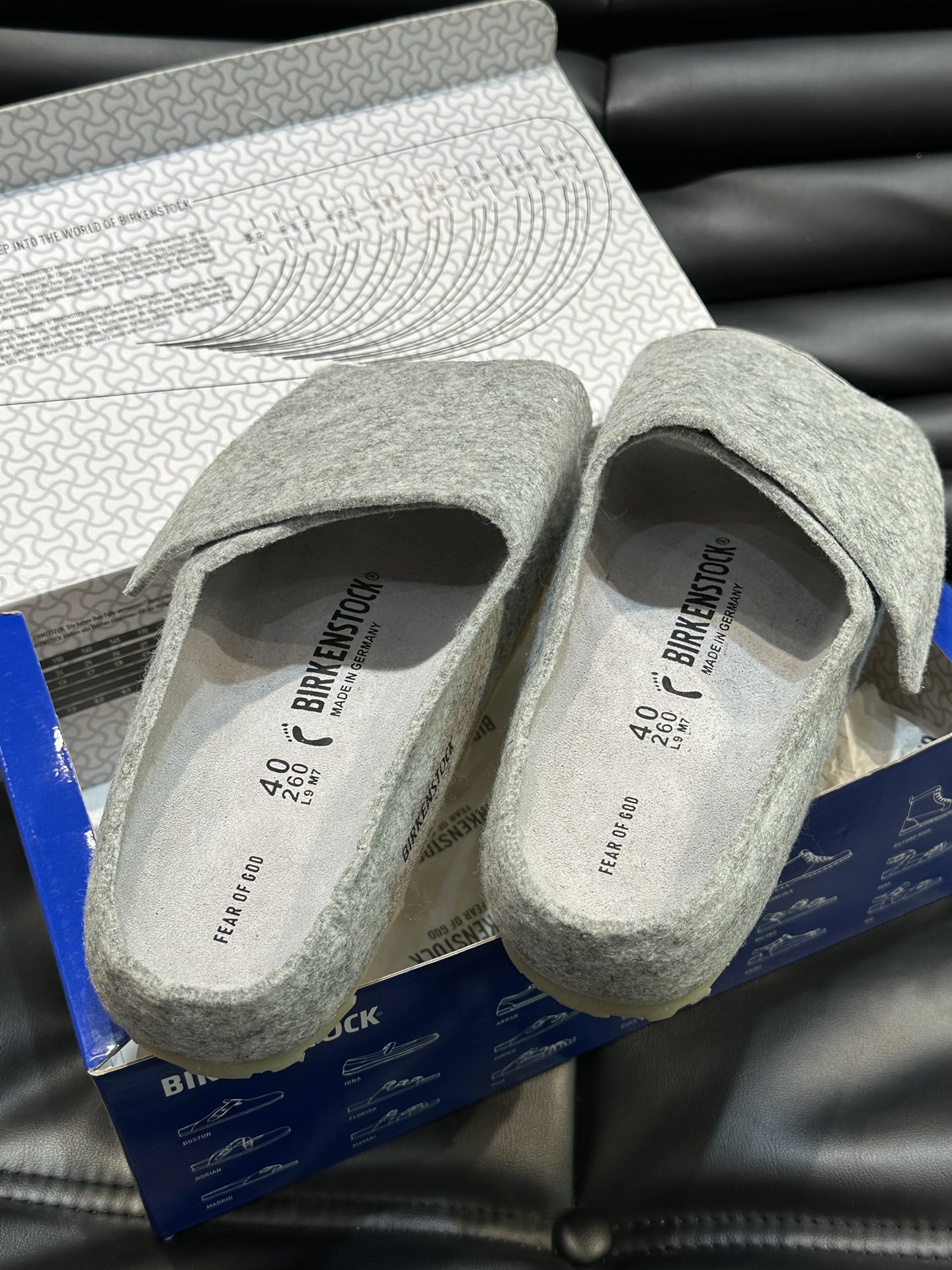 FearofGod️BIRKENSTOCK联名勃肯系列拖鞋！脚背双交叉魔术带设计极简主义舒适度极佳！勃肯