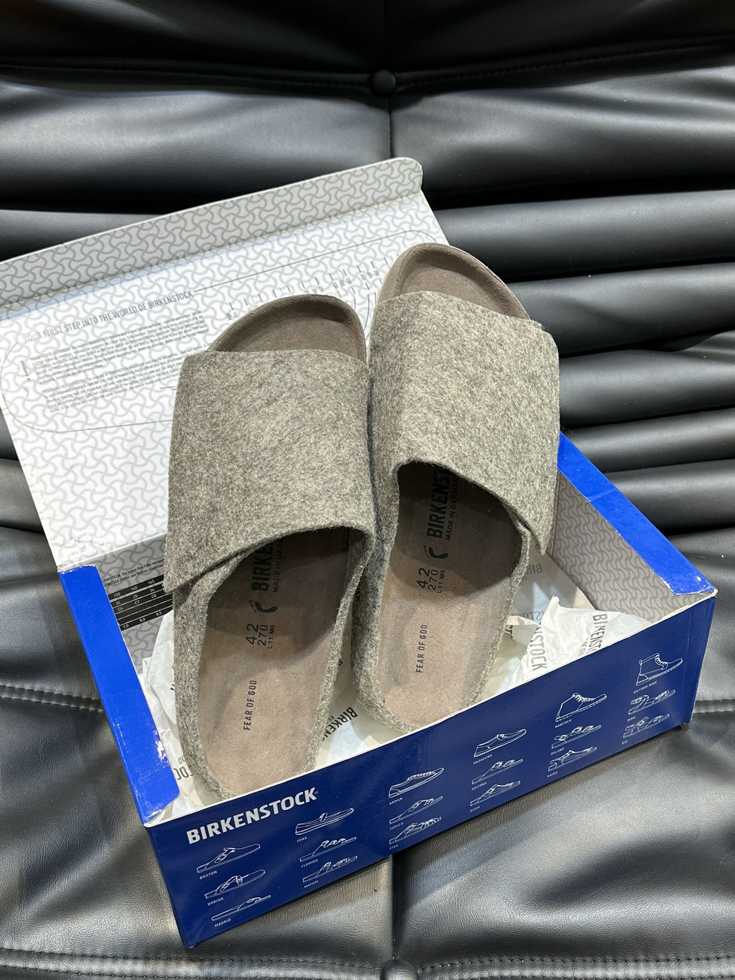 FearofGod️BIRKENSTOCK联名勃肯系列拖鞋！脚背双交叉魔术带设计极简主义舒适度极佳！勃肯