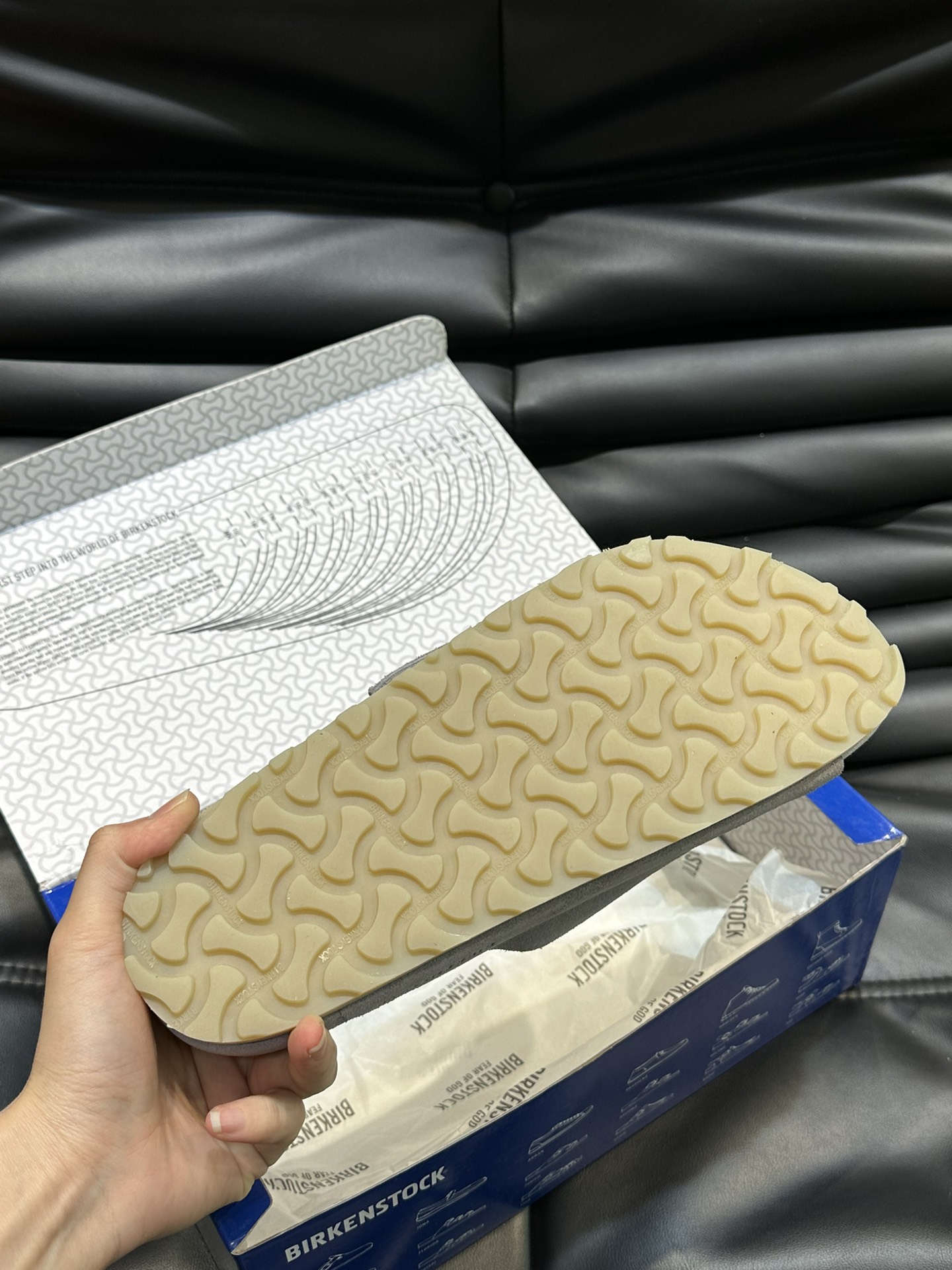 FearofGod️BIRKENSTOCK联名勃肯系列拖鞋！脚背双交叉魔术带设计极简主义舒适度极佳！勃肯