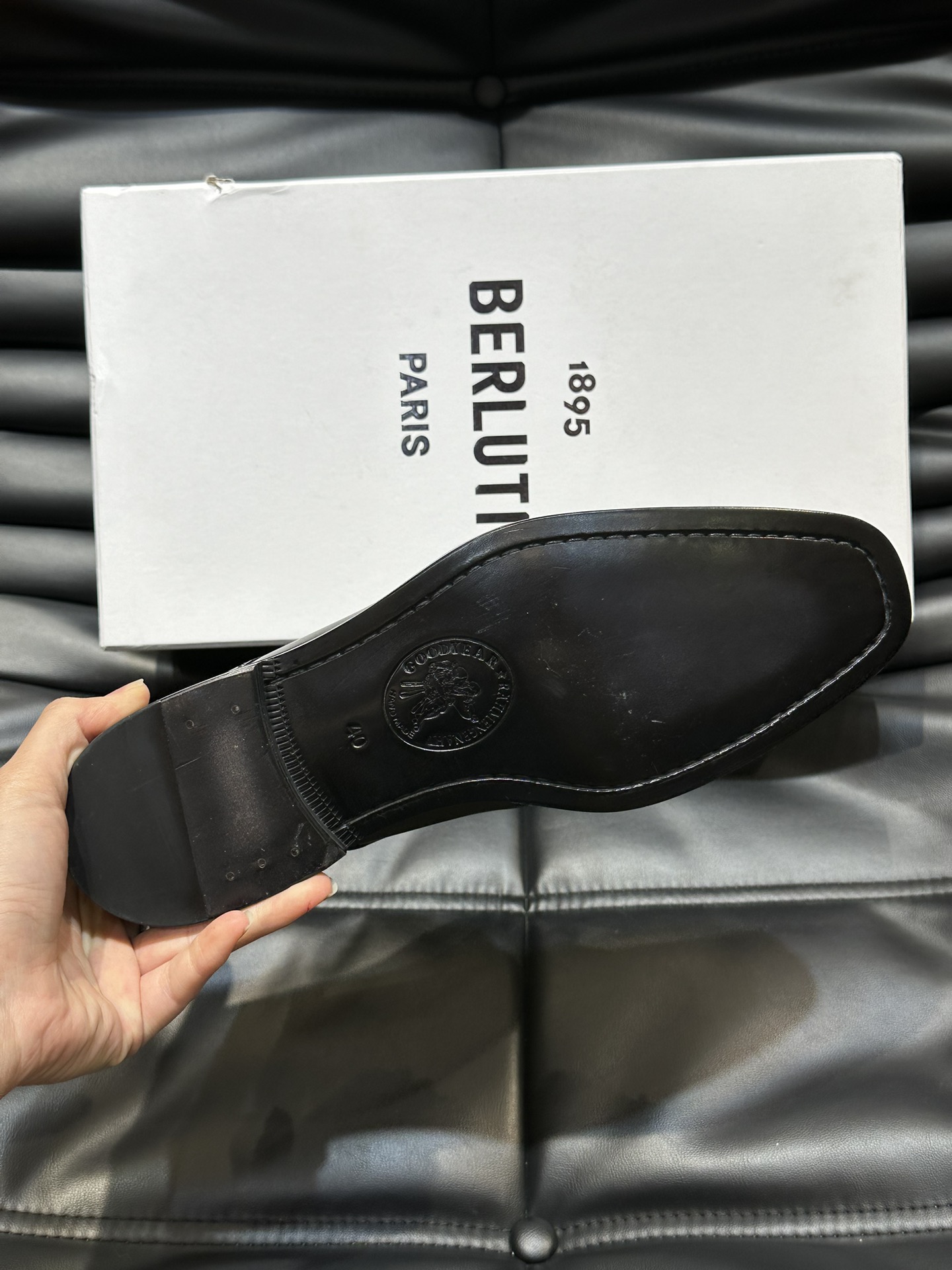 Berluti/布鲁提高端真皮大底正装皮鞋采用进口牛皮鞋面柔软有型手工改色工艺低调奢华气质舒适透气版型小