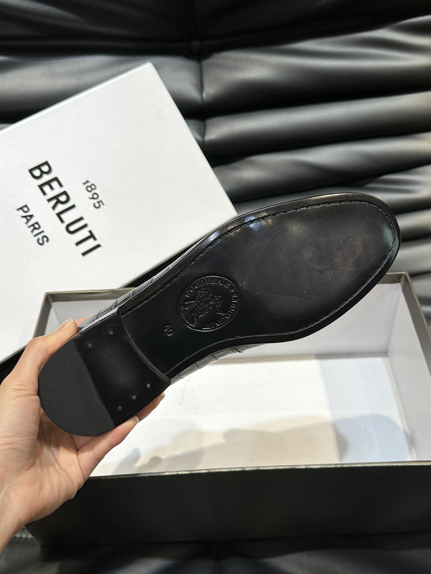 Berluti/布鲁提高端真皮大底正装皮鞋采用进口牛皮鞋面柔软有型手工改色工艺低调奢华气质舒适透气版型小