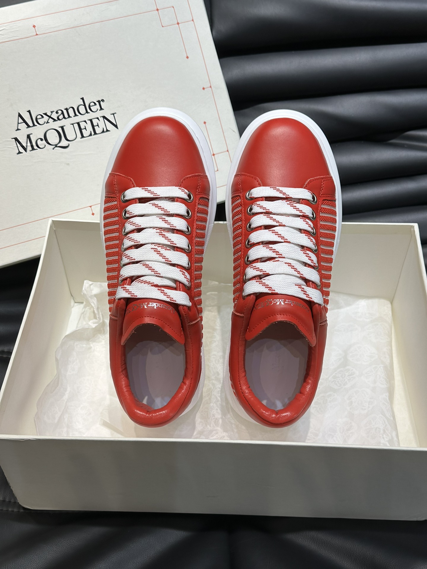 ALEXANDERMCQUEEN/亚历山大麦昆情侣款阔形厚底增高鞋超级无敌百搭全白色小牛皮搭配黑色反绒牛