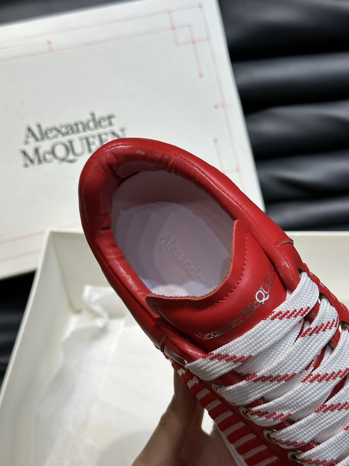 ALEXANDERMCQUEEN/亚历山大麦昆情侣款阔形厚底增高鞋超级无敌百搭全白色小牛皮搭配黑色反绒牛