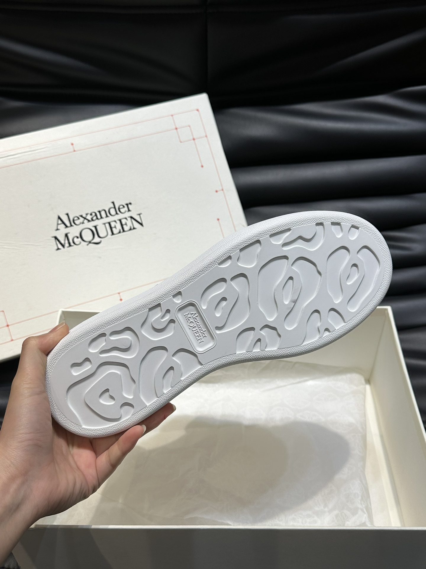 ALEXANDERMCQUEEN/亚历山大麦昆情侣款阔形厚底增高鞋超级无敌百搭全白色小牛皮搭配黑色反绒牛