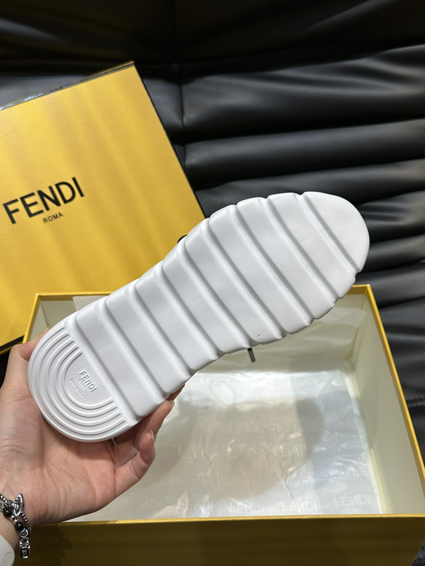 Fend*春夏新款男士休闲运动鞋！进口高科技高密度飞织布面运动网眼面料内里透气吸汗舒适升级TPU轻便原版